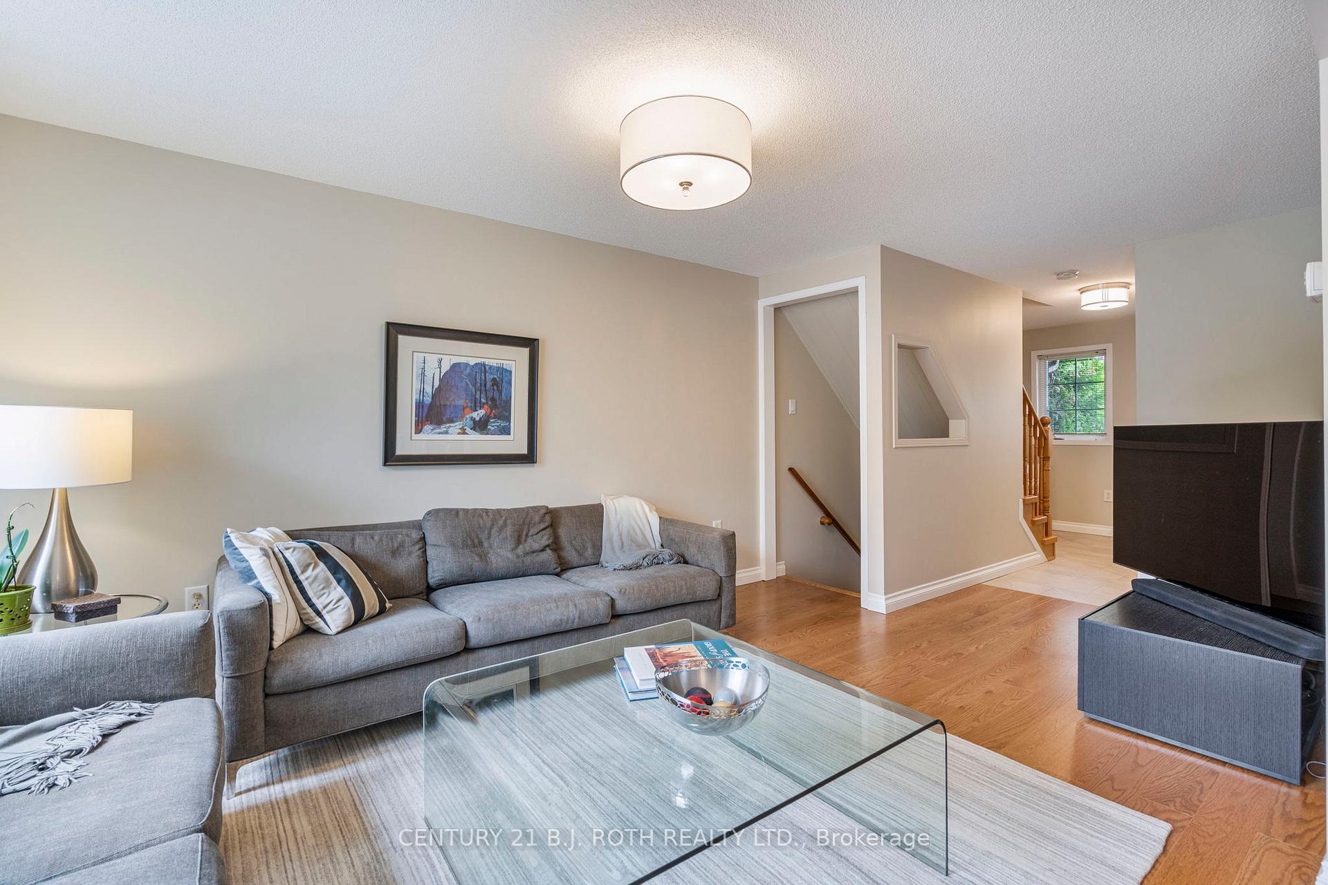 Photo 14 of 7 Lion's Gate Boulevard, Barrie, Little Lake — HOMEH