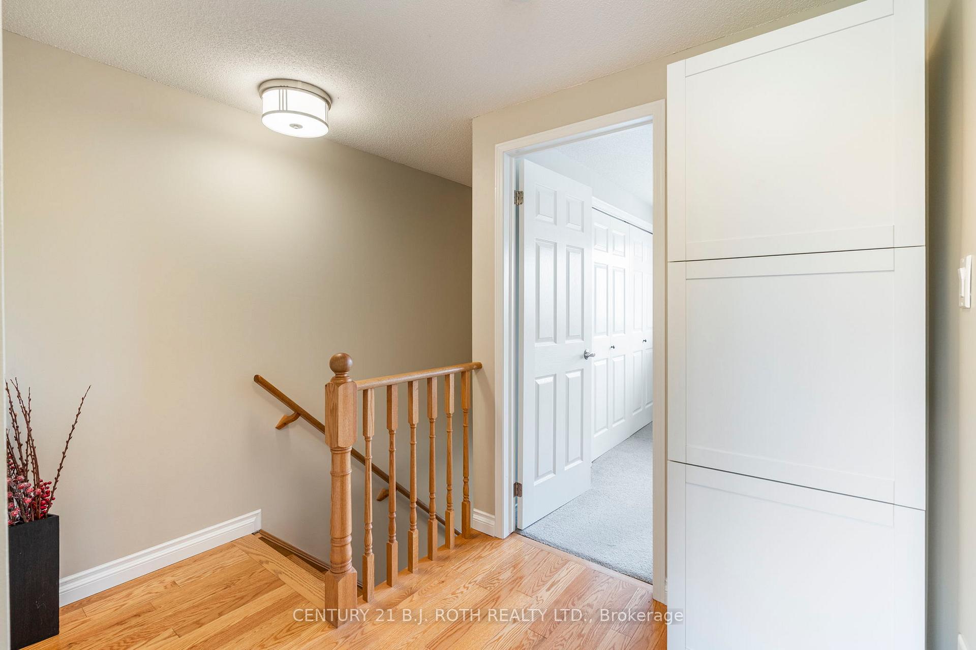Photo 20 of 7 Lion's Gate Boulevard, Barrie, Little Lake — HOMEH