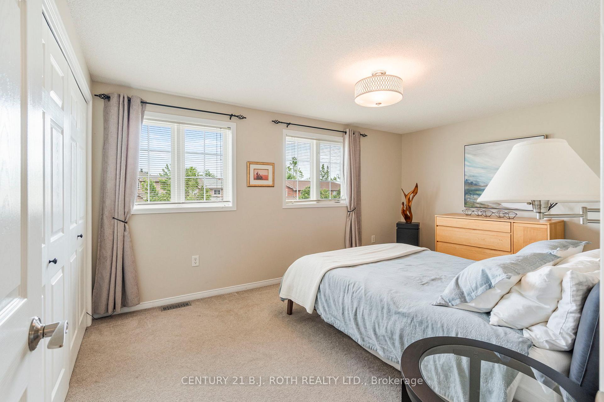 Photo 21 of 7 Lion's Gate Boulevard, Barrie, Little Lake — HOMEH