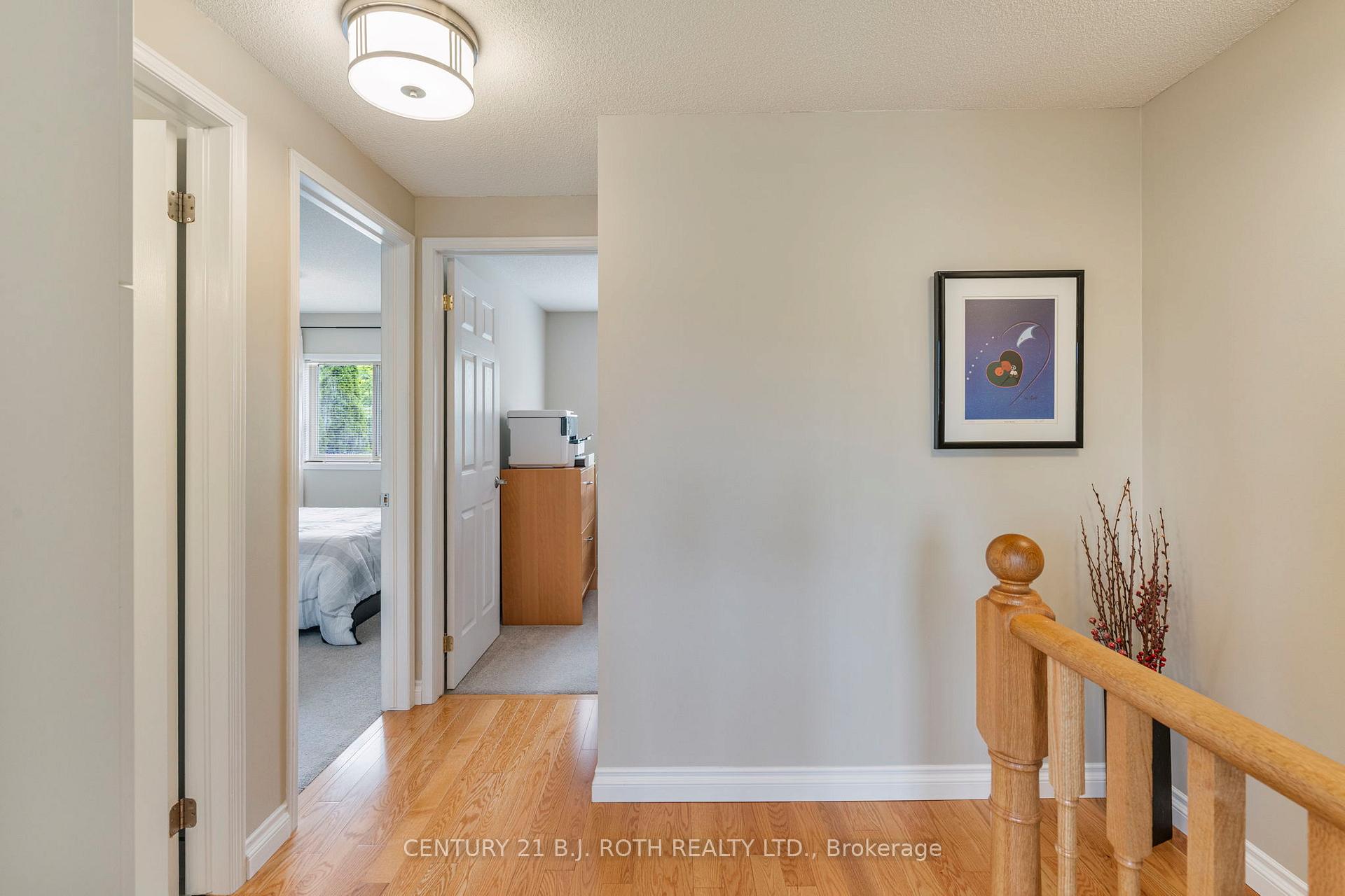 Photo 23 of 7 Lion's Gate Boulevard, Barrie, Little Lake — HOMEH