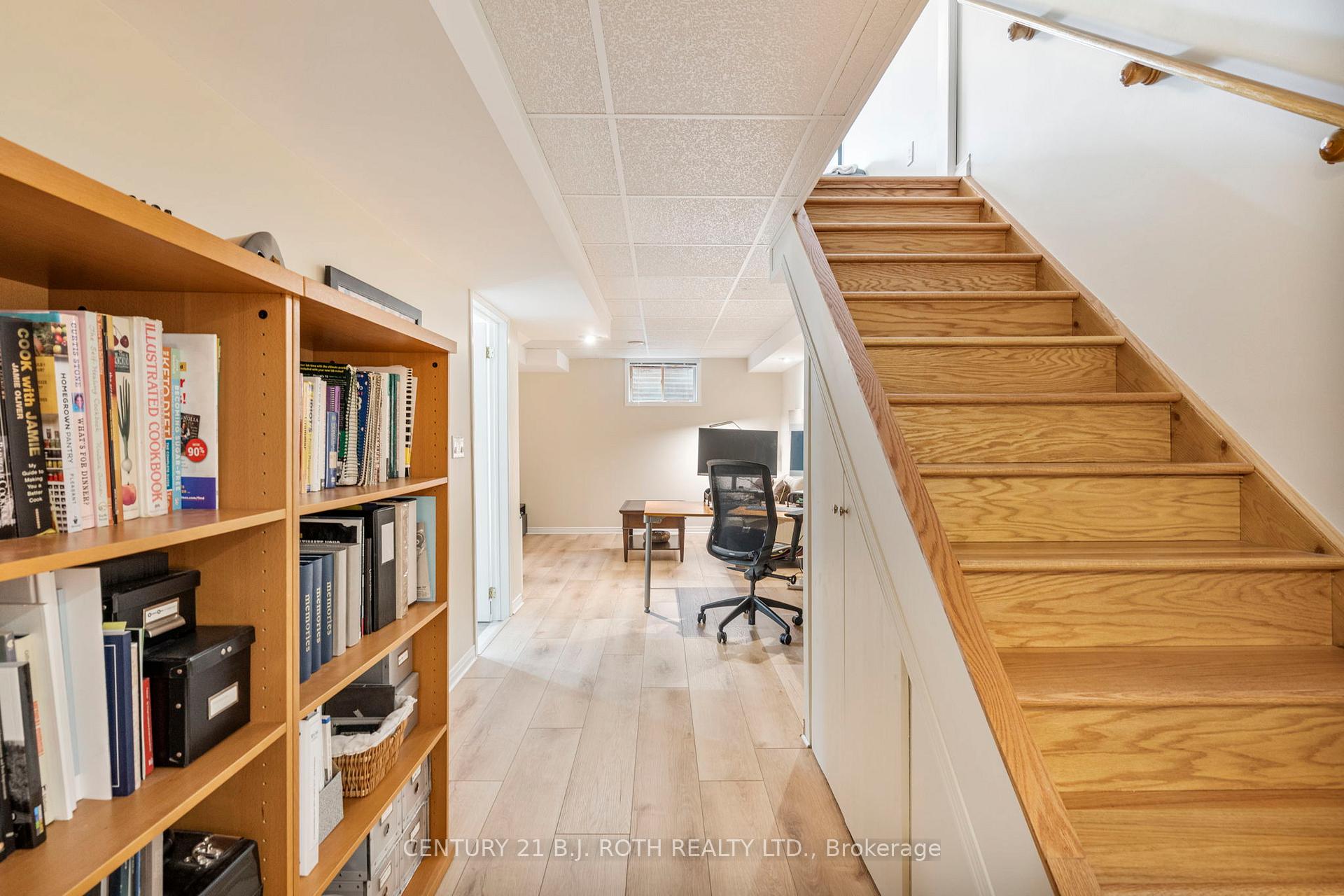 Photo 28 of 7 Lion's Gate Boulevard, Barrie, Little Lake — HOMEH