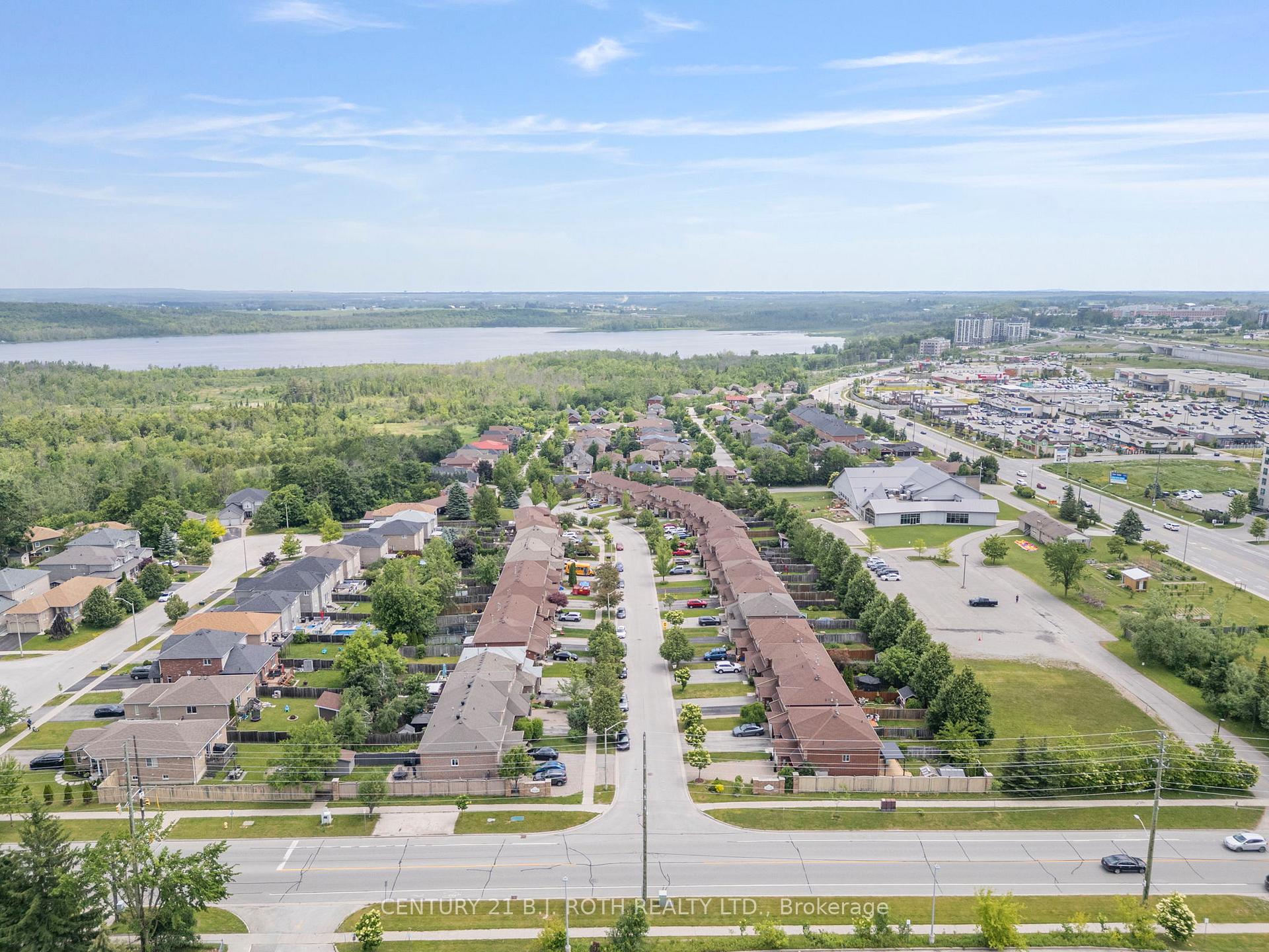 Photo 35 of 7 Lion's Gate Boulevard, Barrie, Little Lake — HOMEH