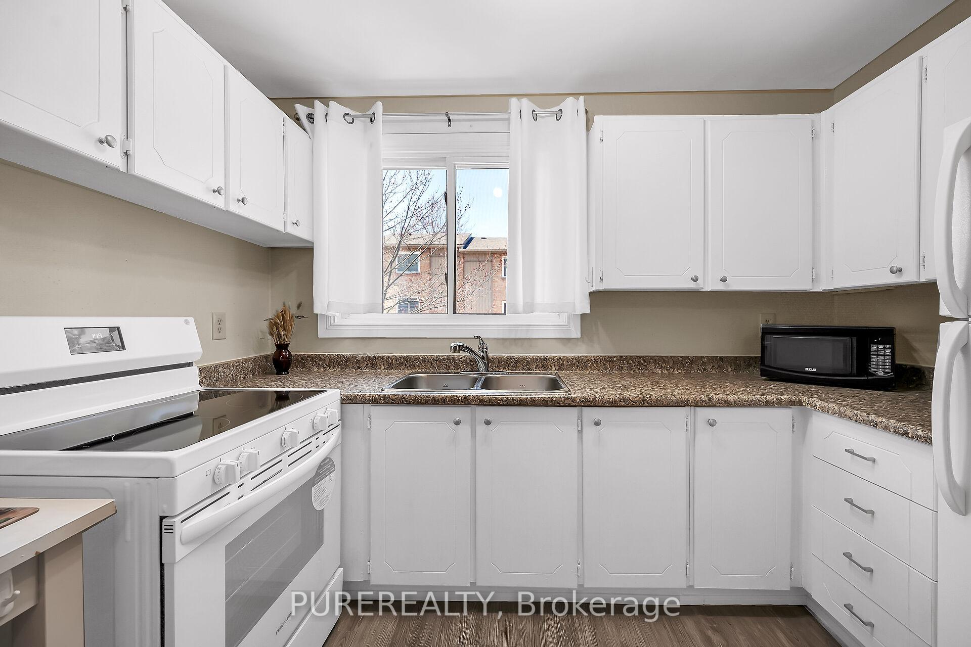 Photo 6 of Unit 16, 63 Fonthill Road, Hamilton, Fessenden — HOMEH