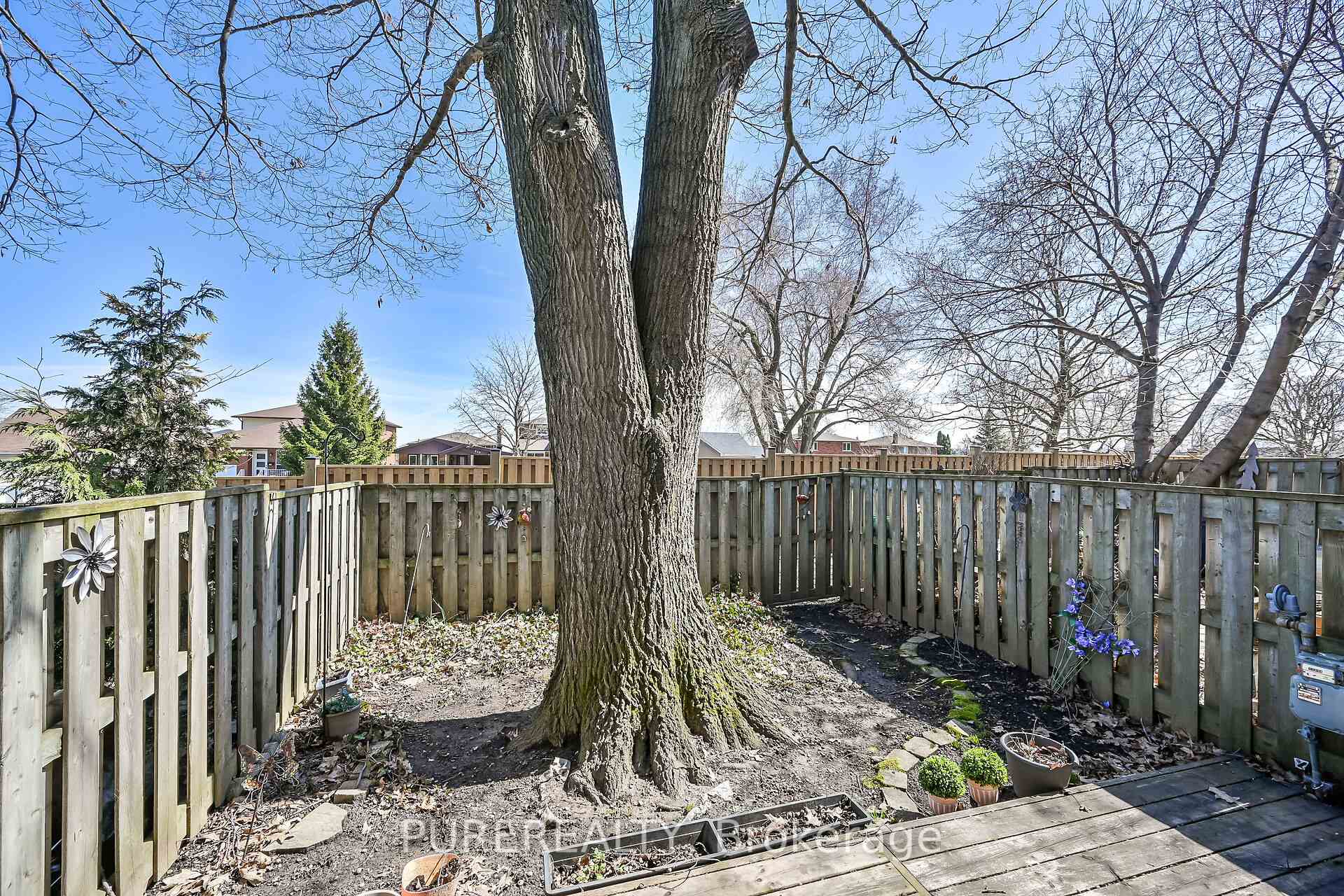 Photo 27 of Unit 16, 63 Fonthill Road, Hamilton, Fessenden — HOMEH