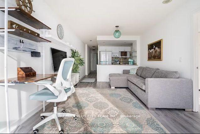Front of Unit 1608, 208 Queens Quay W
