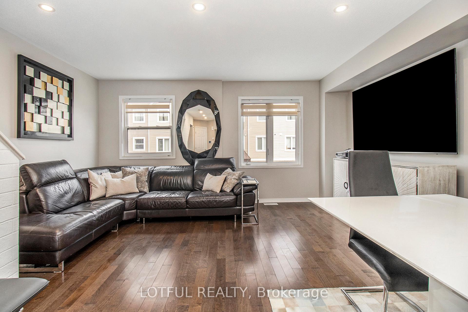 Photo 3 of 407 Sadar Private, Ottawa, Barrhaven - Cedargrove/Fraserdale — HOMEH