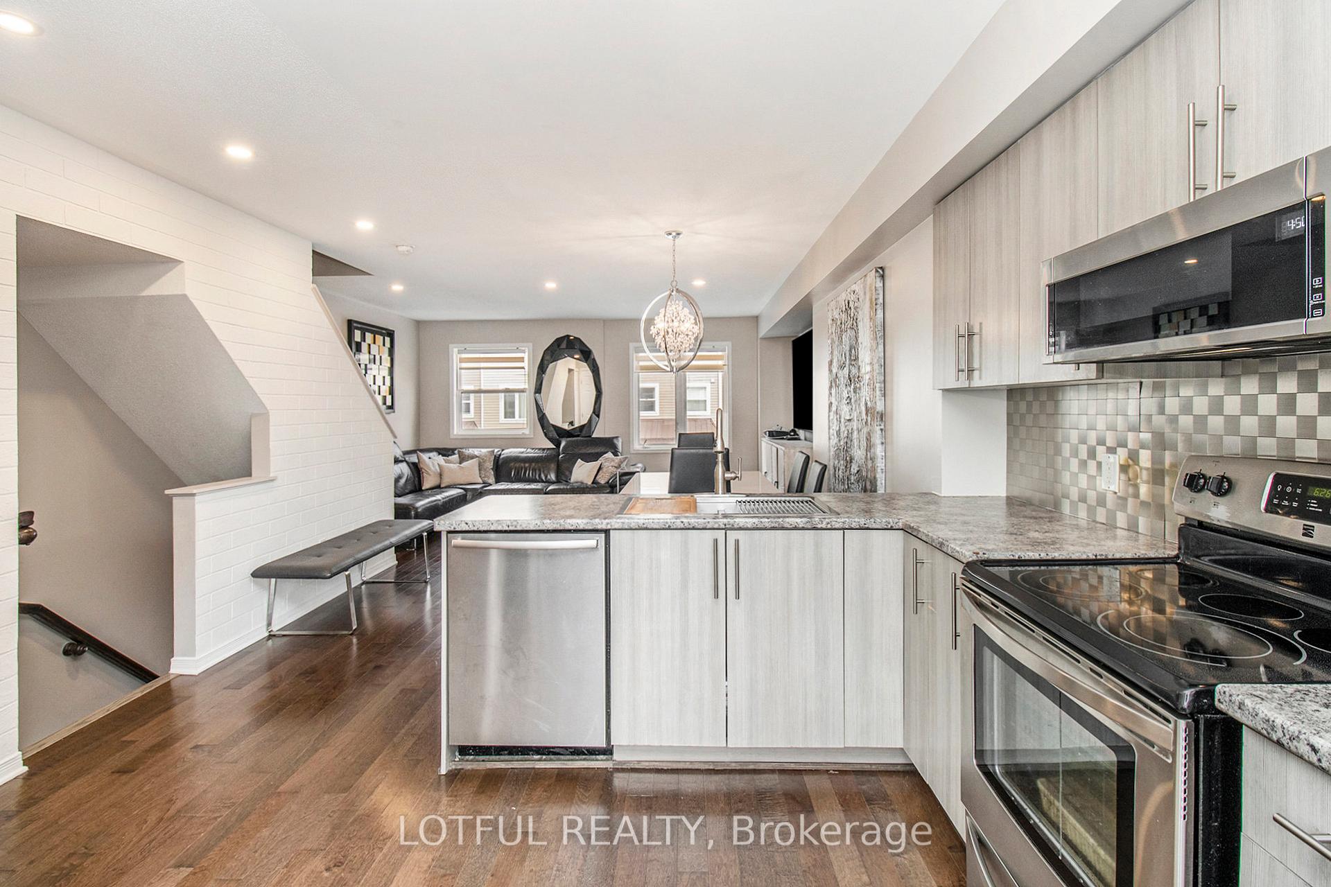 Photo 6 of 407 Sadar Private, Ottawa, Barrhaven - Cedargrove/Fraserdale — HOMEH