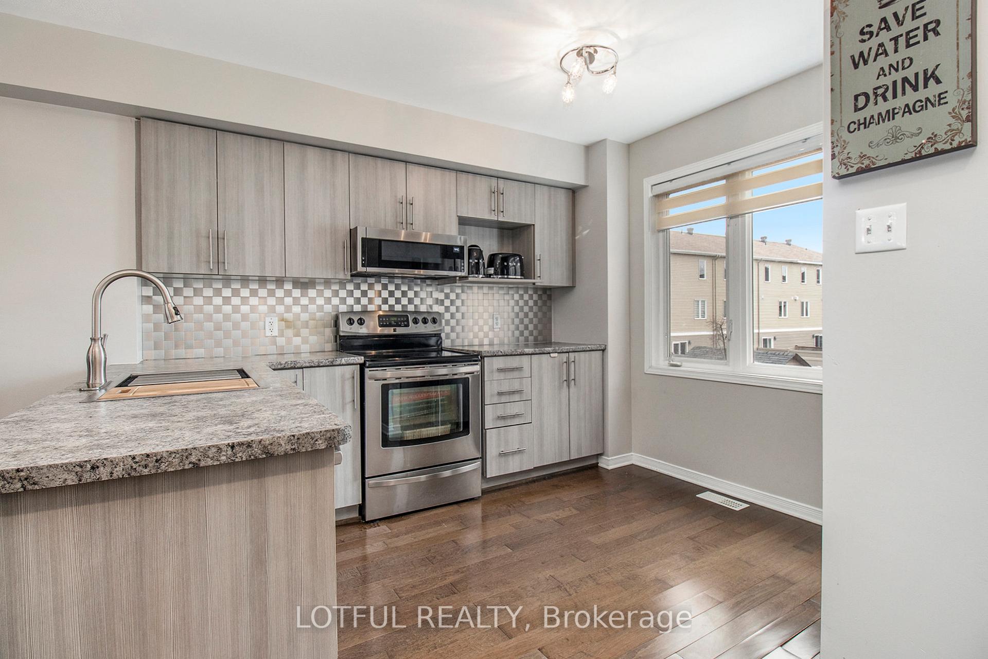 Photo 7 of 407 Sadar Private, Ottawa, Barrhaven - Cedargrove/Fraserdale — HOMEH
