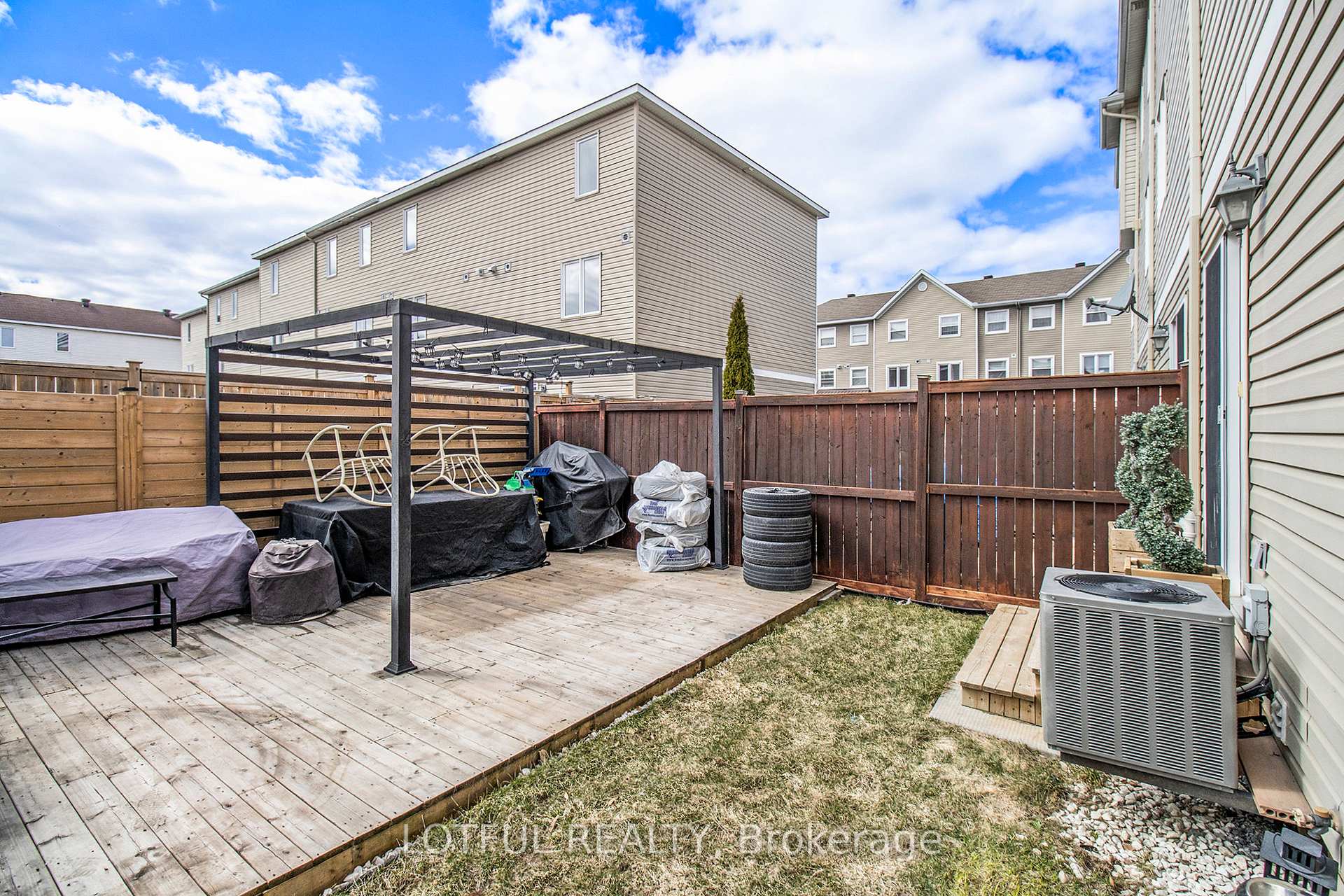 Photo 18 of 407 Sadar Private, Ottawa, Barrhaven - Cedargrove/Fraserdale — HOMEH