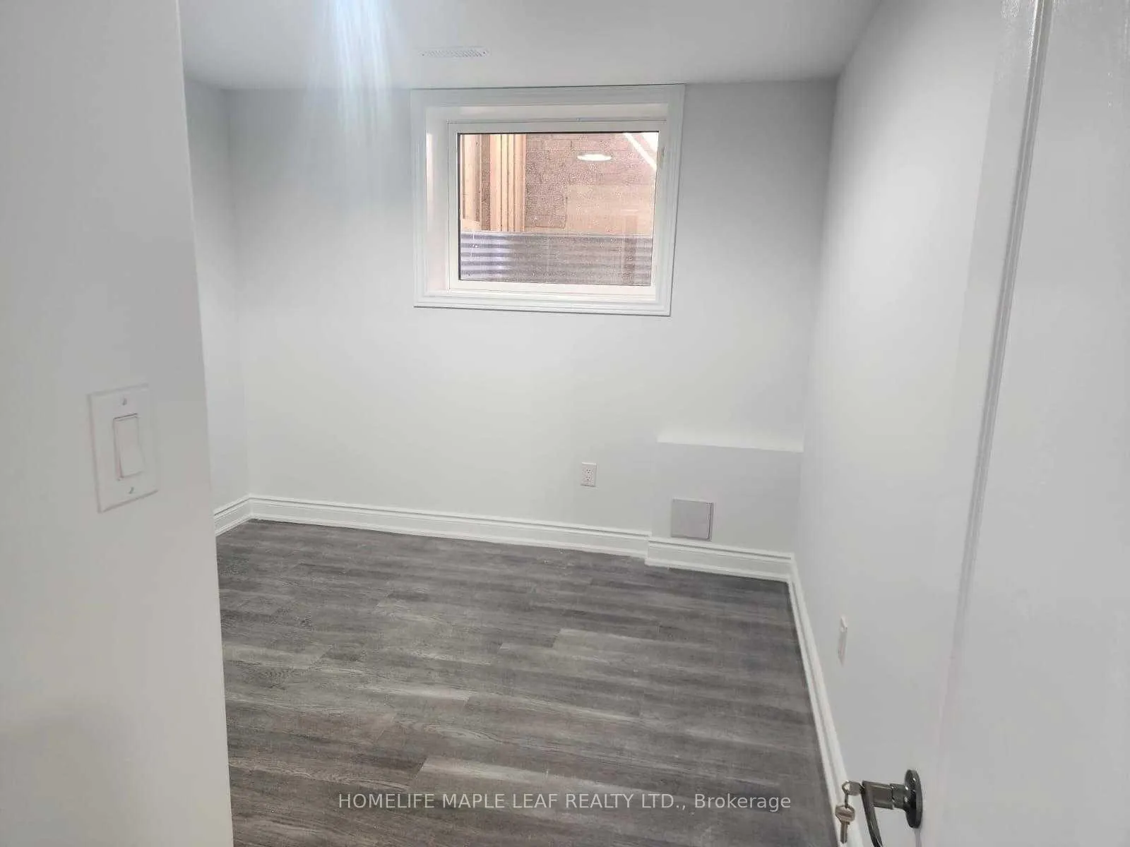 Photo 6 of 8 Benhurst Crescent, Brampton, Northwest Brampton — HOMEH