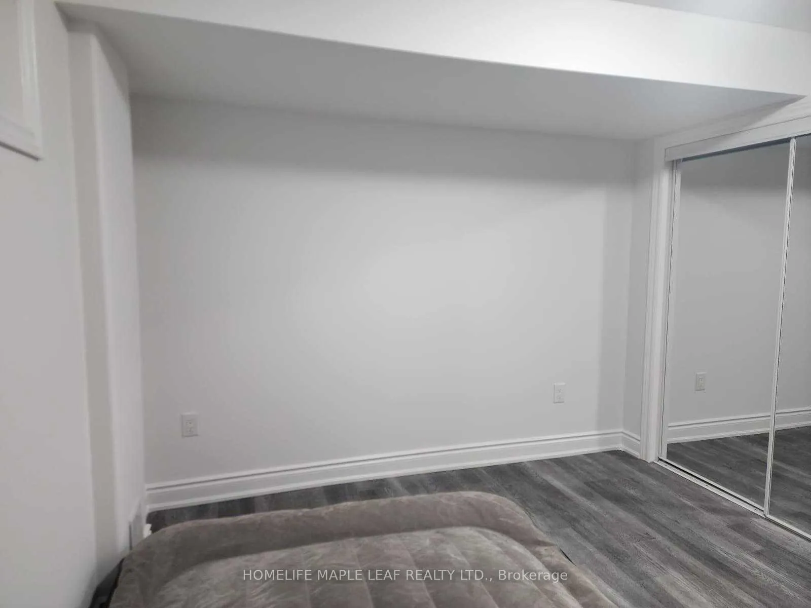 Photo 10 of 8 Benhurst Crescent, Brampton, Northwest Brampton — HOMEH
