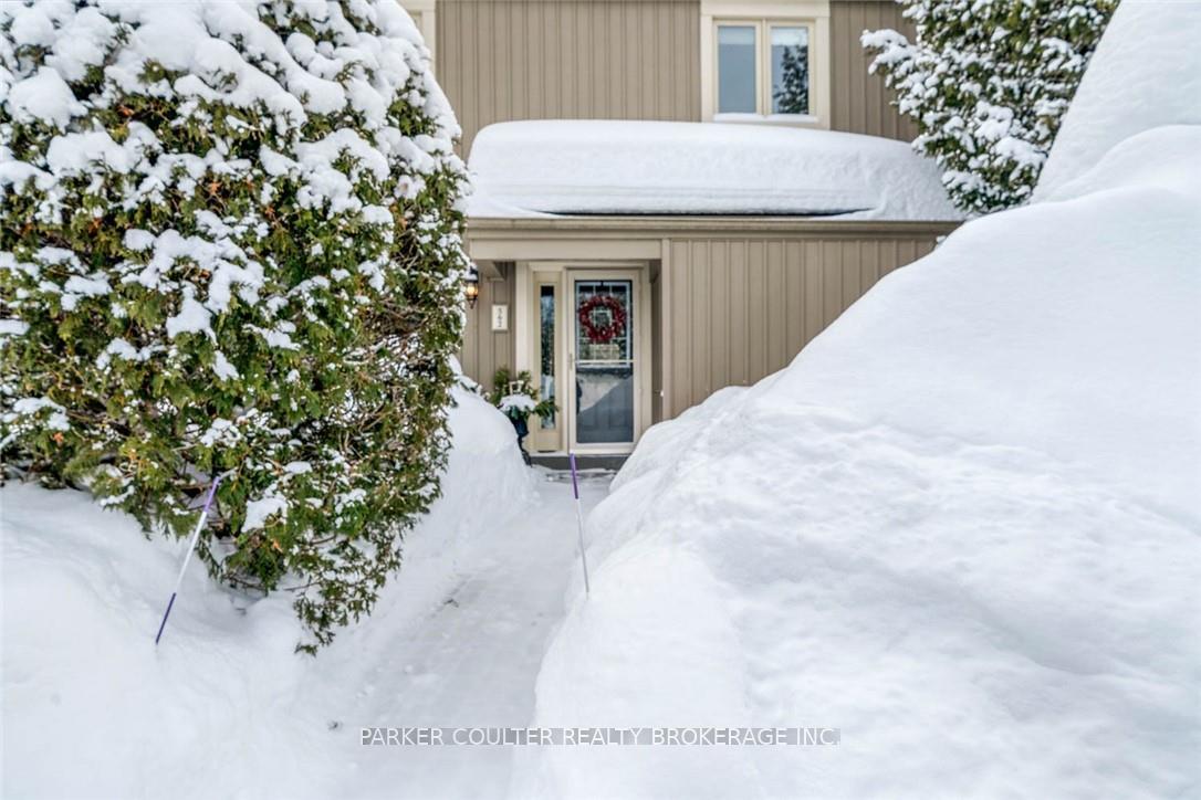 Photo 3 of Unit 2, 562 Oxbow Crescent, Collingwood — HOMEH