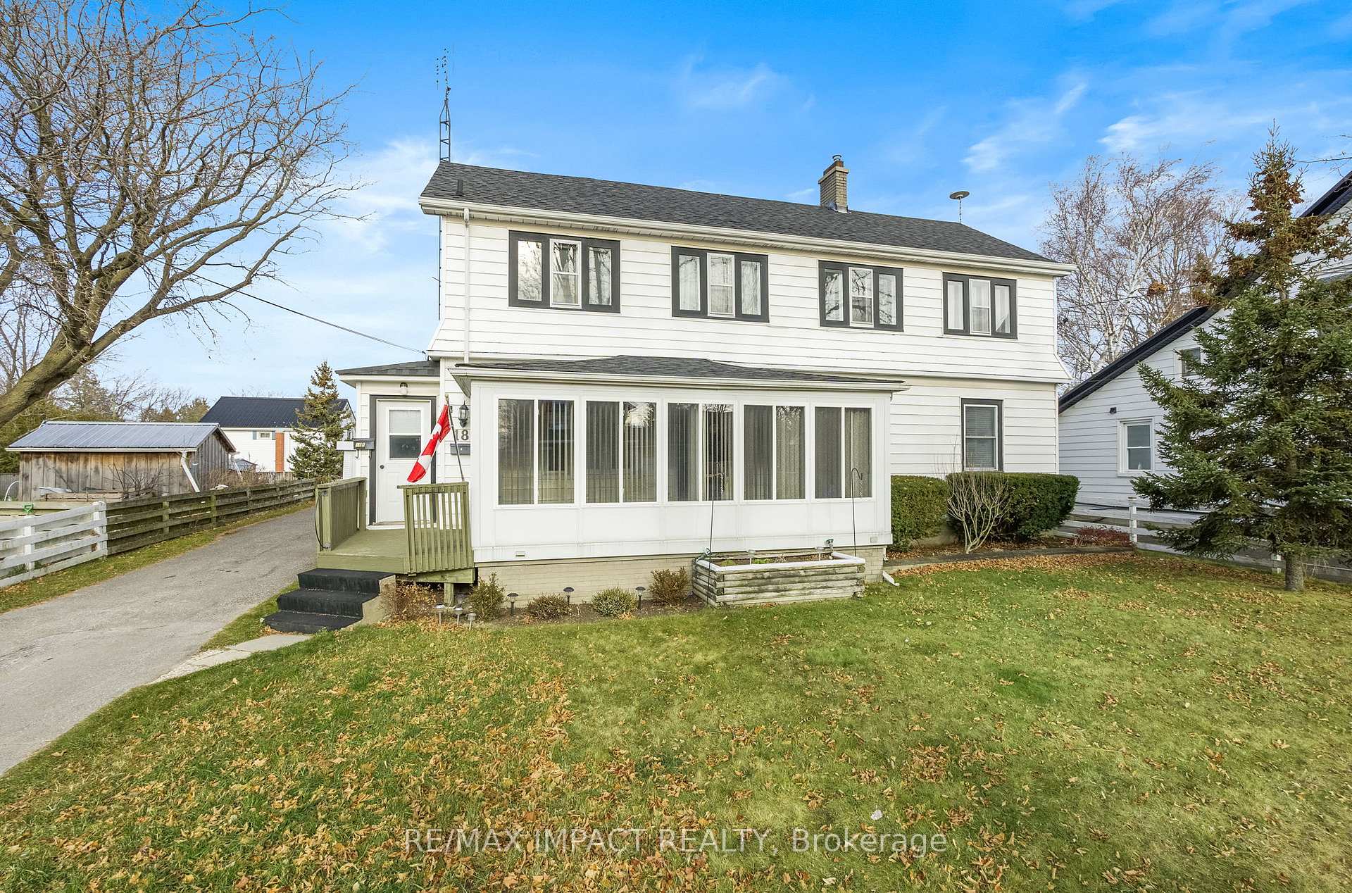 Front of 18 Spencer Street W