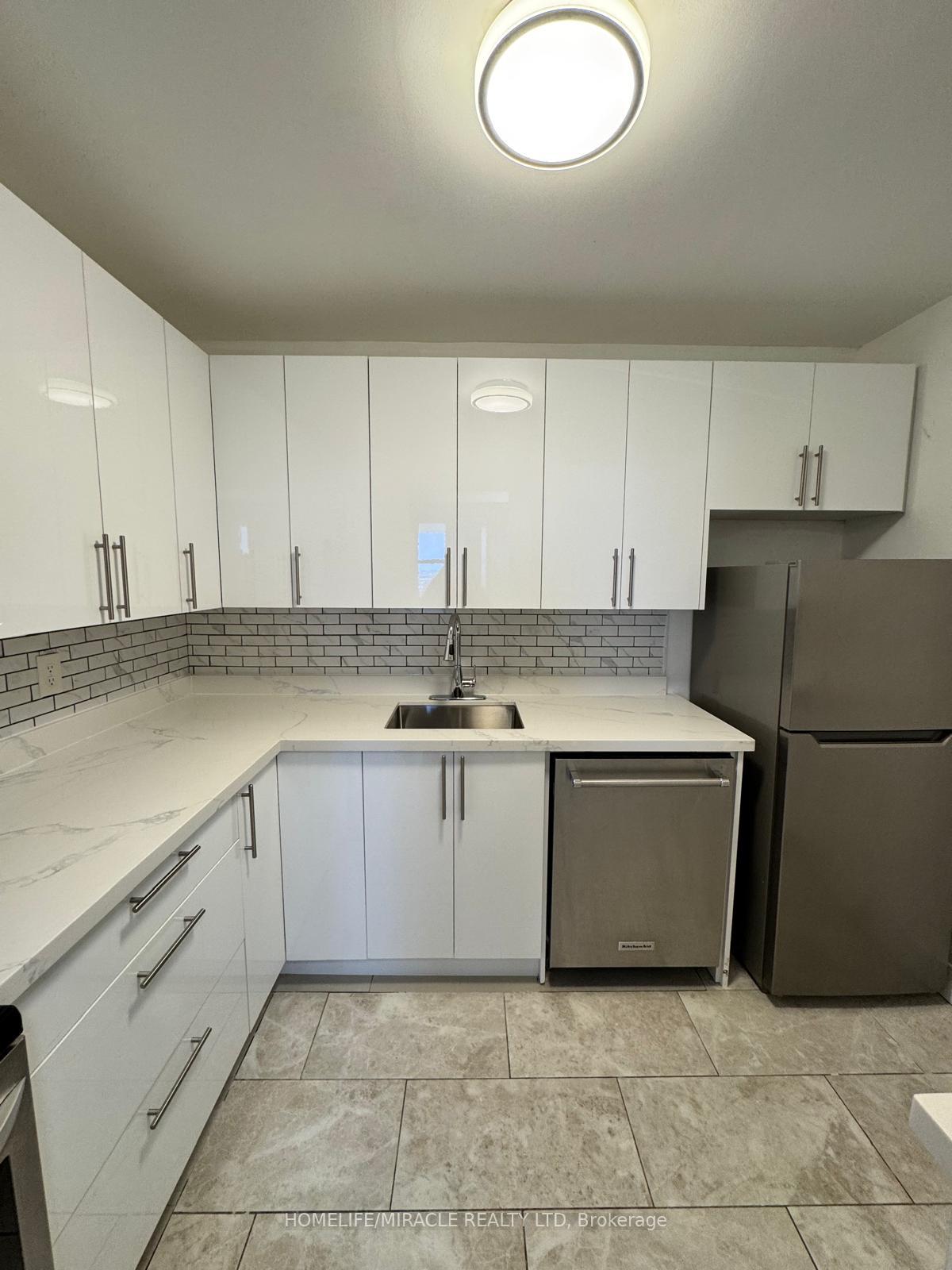 Photo 6 of Unit 712, 66 Falby Crescent, Ajax, South East — HOMEH