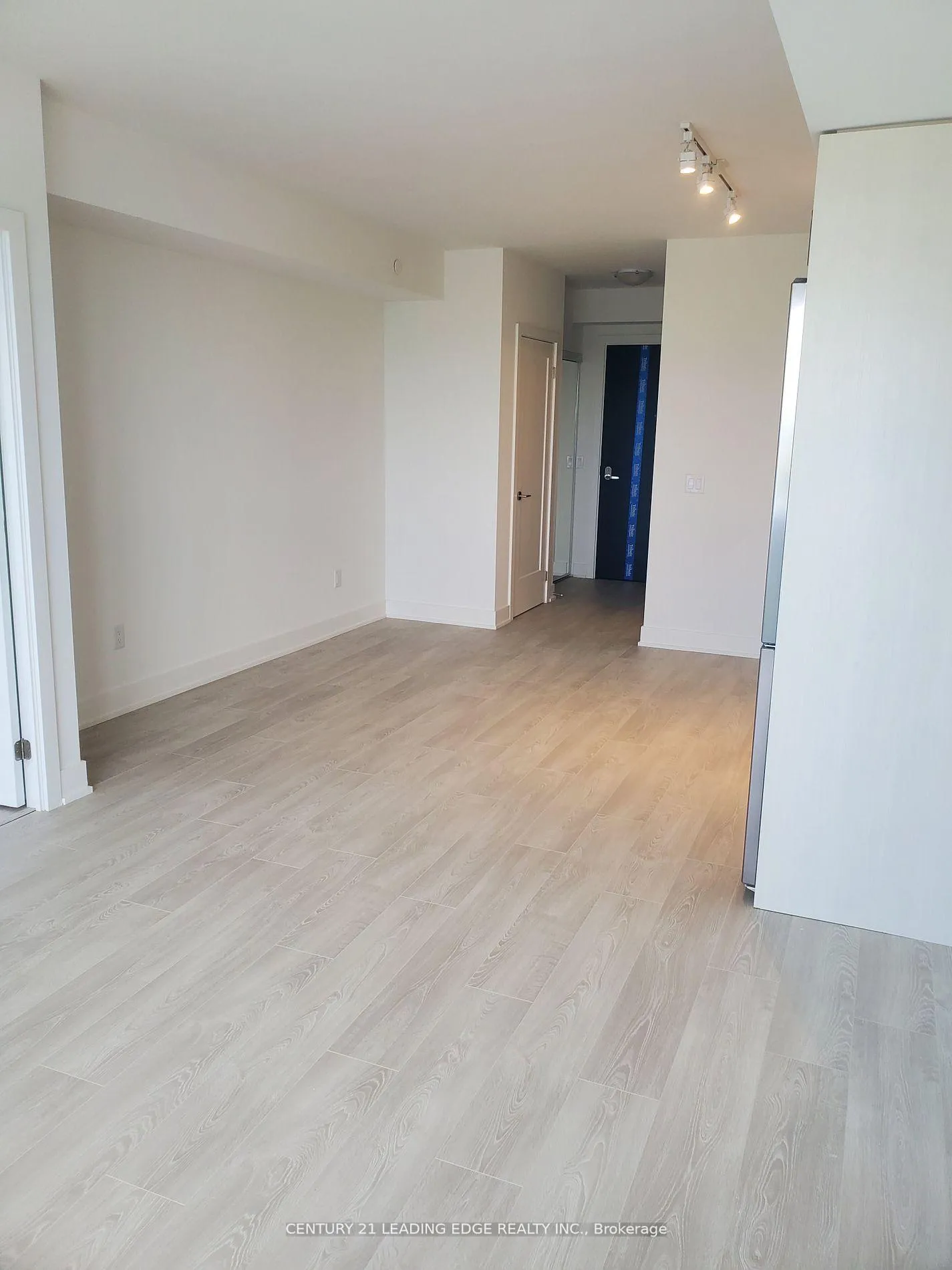 Photo 7 of Unit 1236, 2545 Simcoe Street N, Oshawa, Windfields — HOMEH