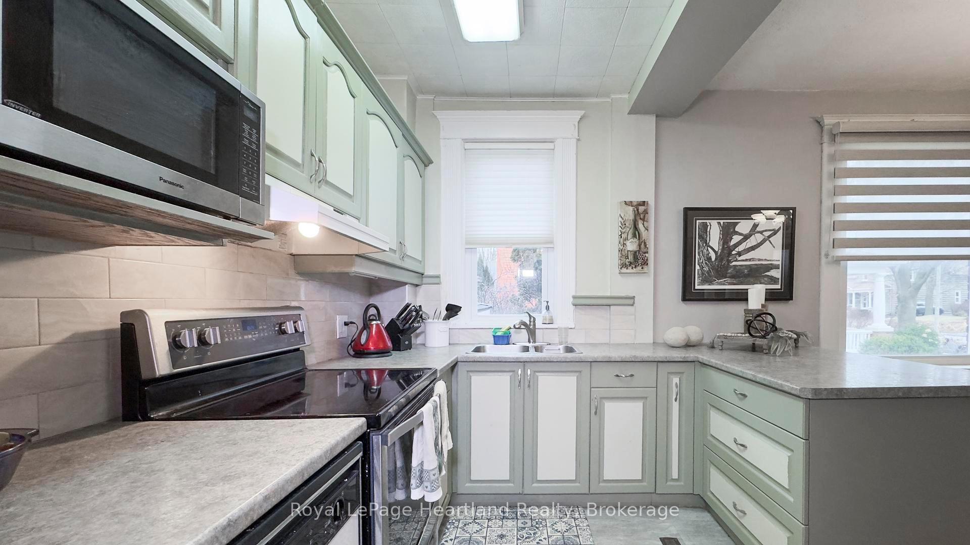 Photo 13 of 123 Keays Street, Goderich, Goderich (Town) — HOMEH