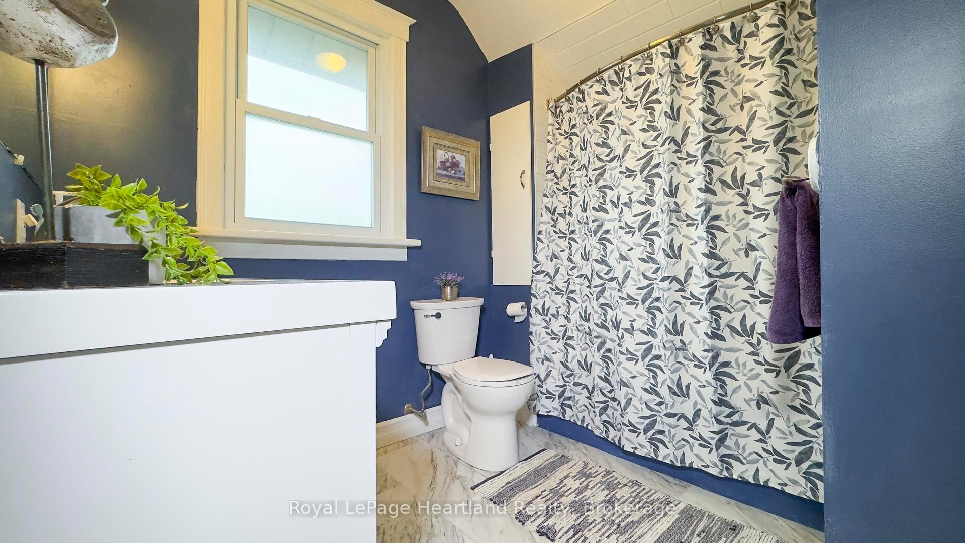 Photo 24 of 123 Keays Street, Goderich, Goderich (Town) — HOMEH