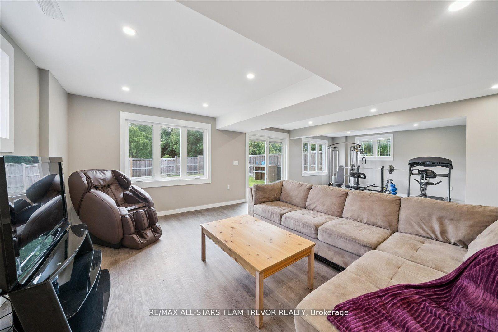 Photo 23 of 187 Riverbank Drive, Georgina, Pefferlaw — HOMEH