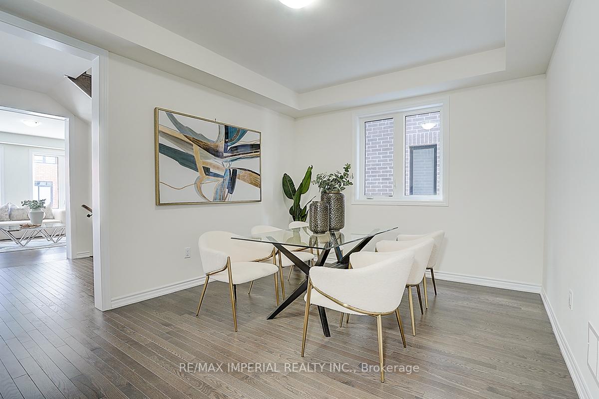 Photo 9 of 96 Weslock Crescent, Aurora, Bayview Northeast — HOMEH