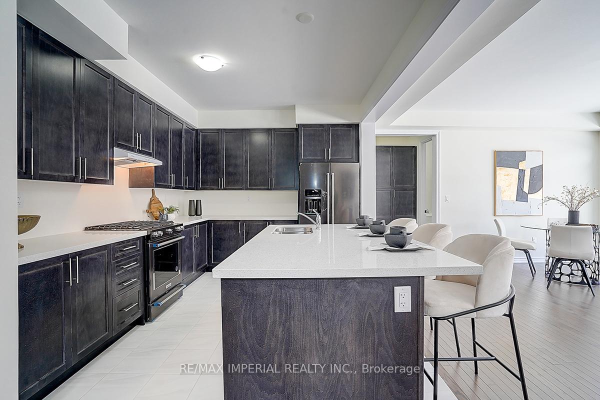 Photo 18 of 96 Weslock Crescent, Aurora, Bayview Northeast — HOMEH