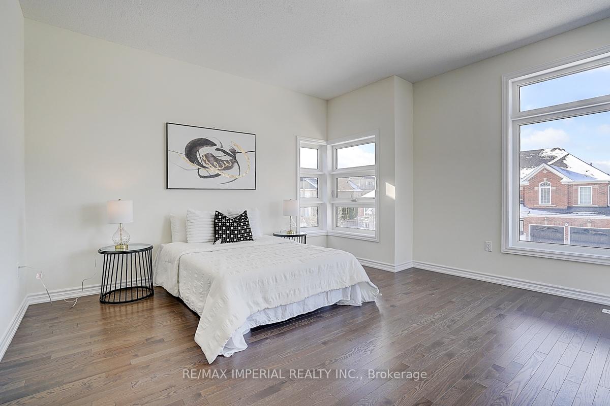 Photo 30 of 96 Weslock Crescent, Aurora, Bayview Northeast — HOMEH