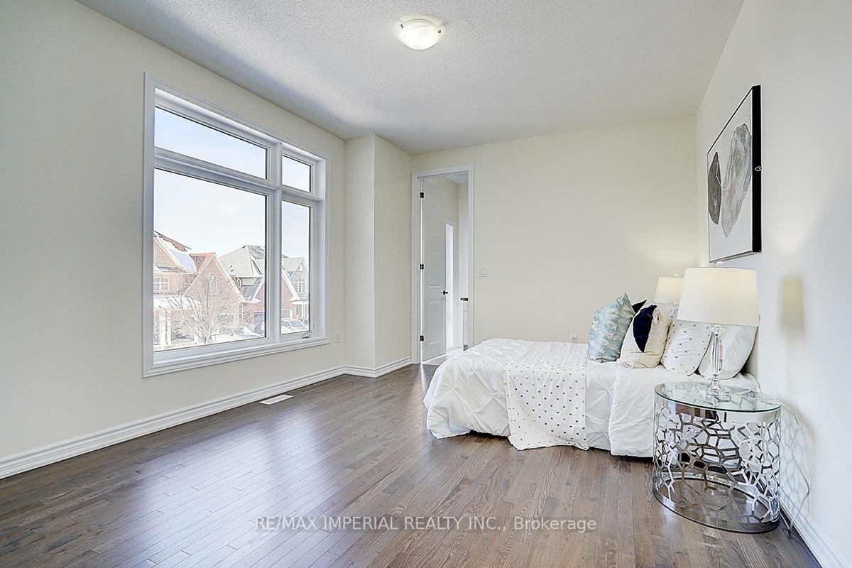 Photo 34 of 96 Weslock Crescent, Aurora, Bayview Northeast — HOMEH