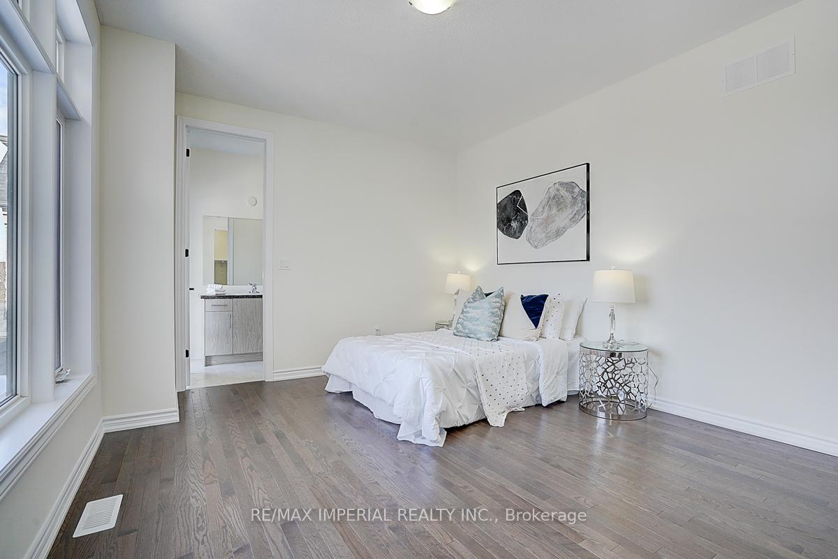 Photo 35 of 96 Weslock Crescent, Aurora, Bayview Northeast — HOMEH