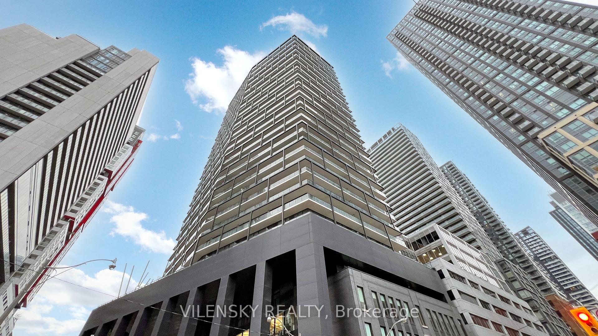 Front of Unit 3311, 125 Peter Street