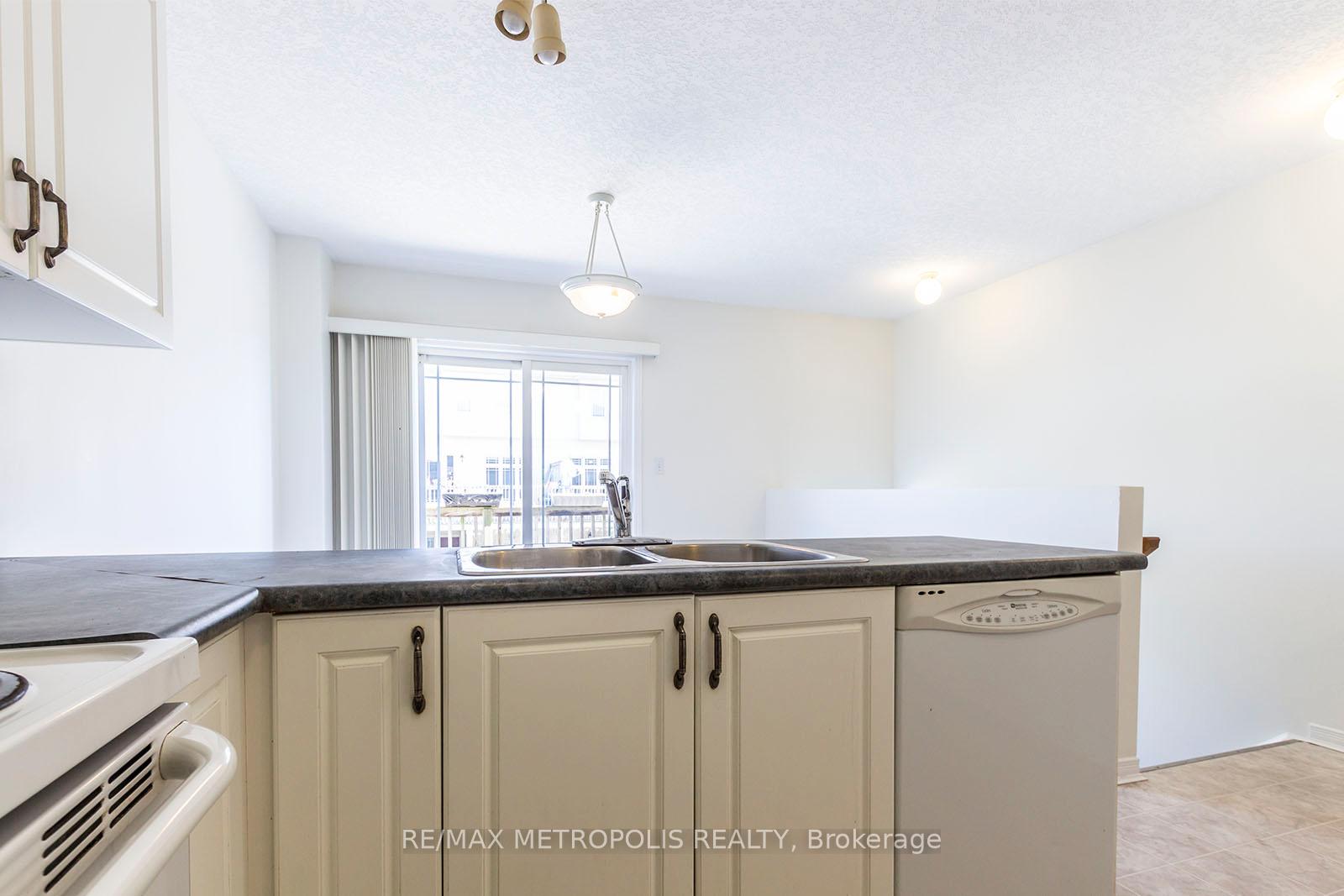 Photo 7 of Unit J53, 619 Wild Ginger Avenue, Waterloo, Columbia Forest — HOMEH