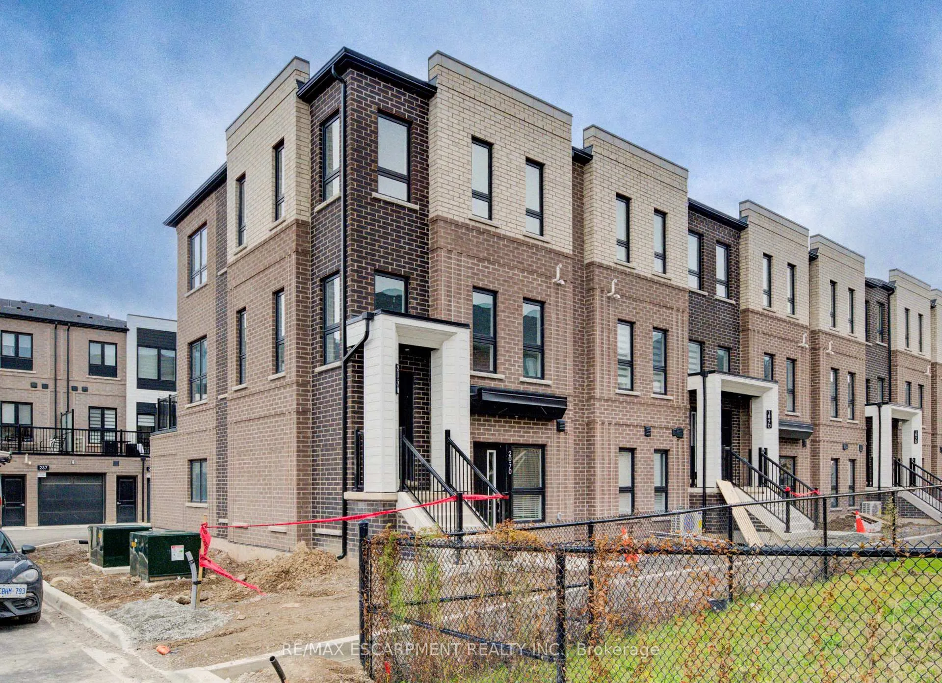 Photo 1 of Unit 20, 70 Kenesky Drive, Hamilton, Waterdown — HOMEH