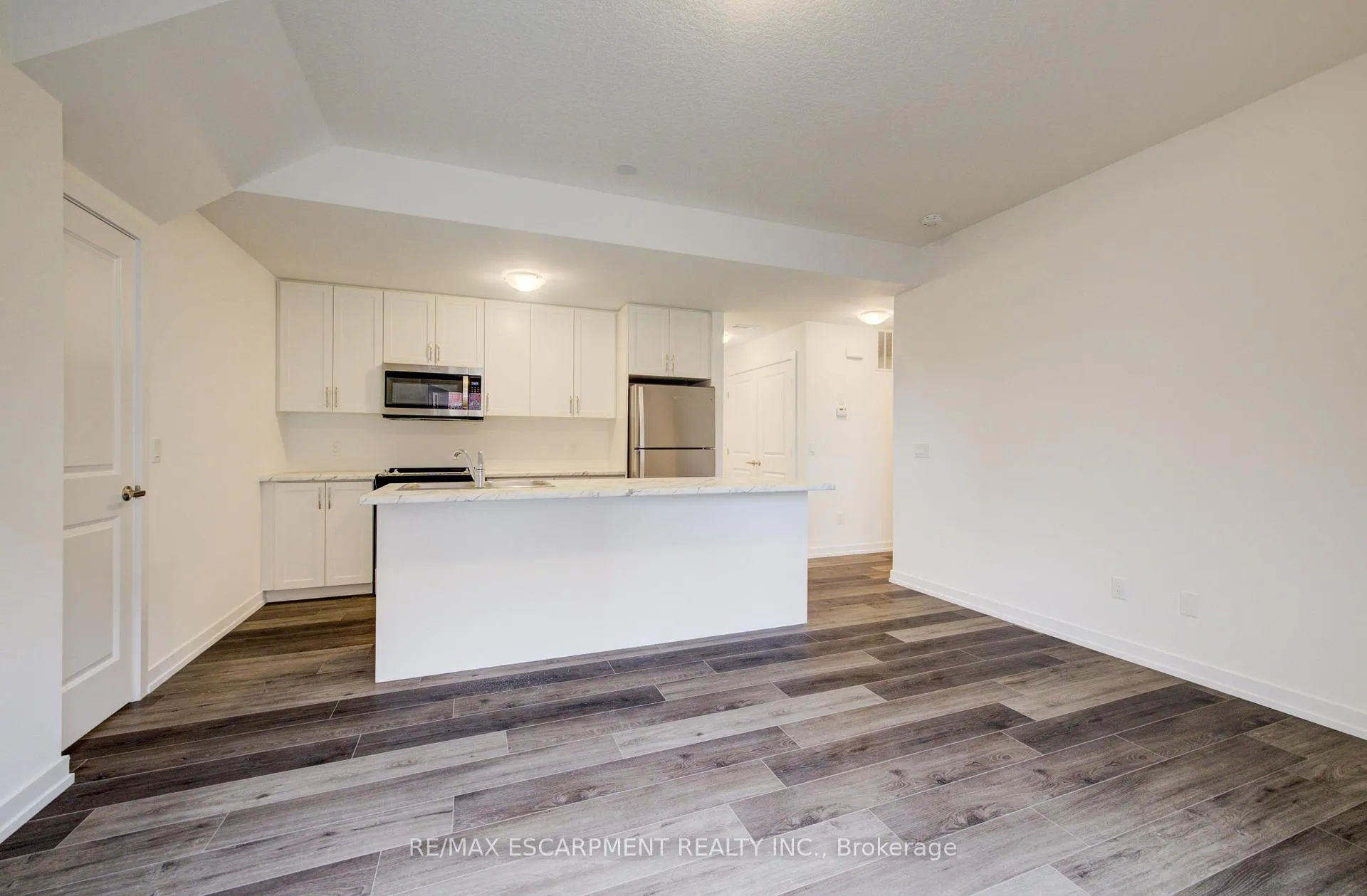 Photo 4 of Unit 20, 70 Kenesky Drive, Hamilton, Waterdown — HOMEH