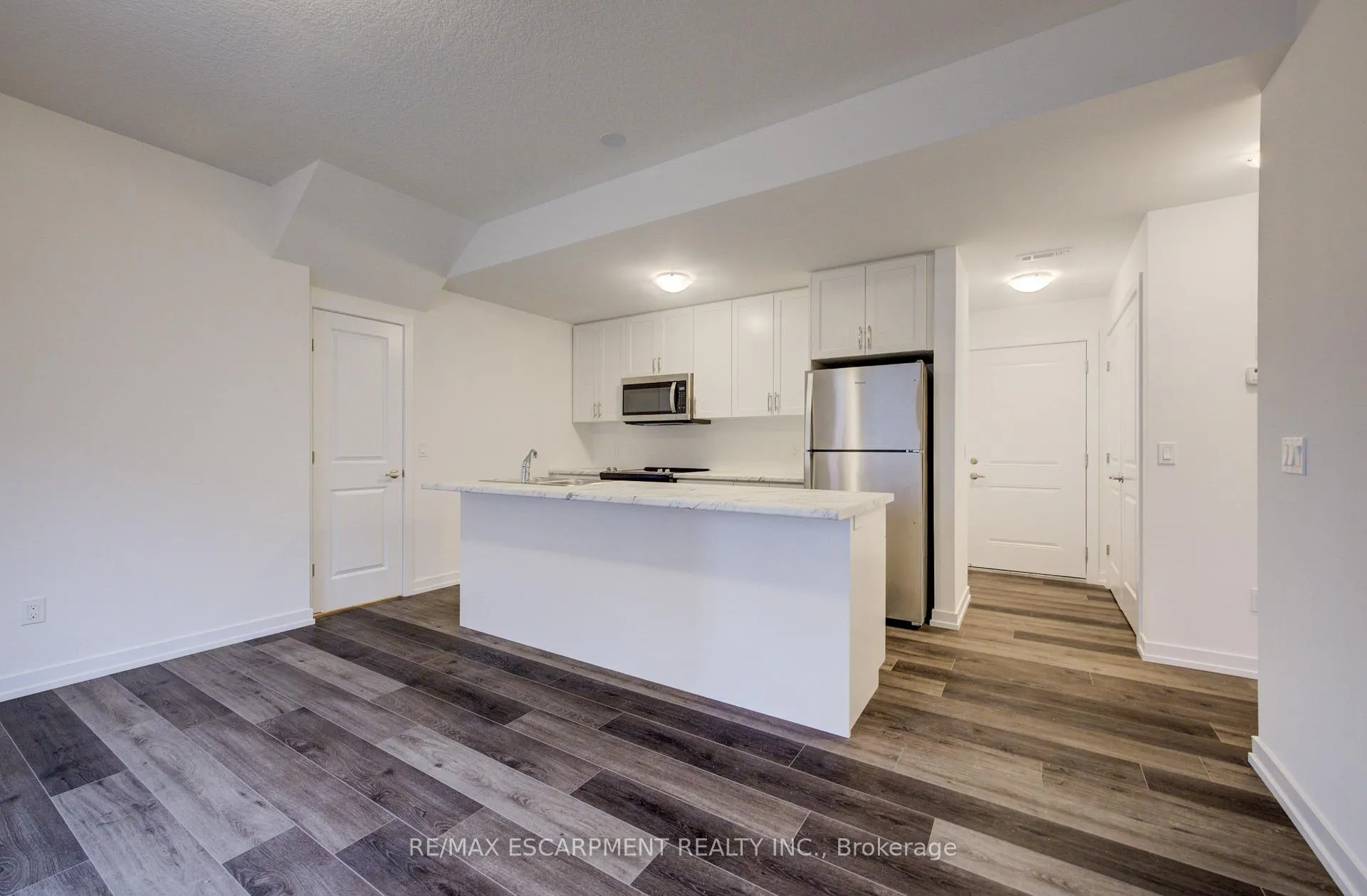 Photo 5 of Unit 20, 70 Kenesky Drive, Hamilton, Waterdown — HOMEH