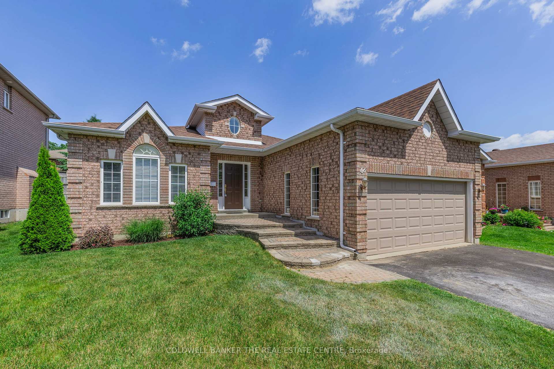 Photo 3 of 46 Benson Drive, Barrie, Northwest — HOMEH