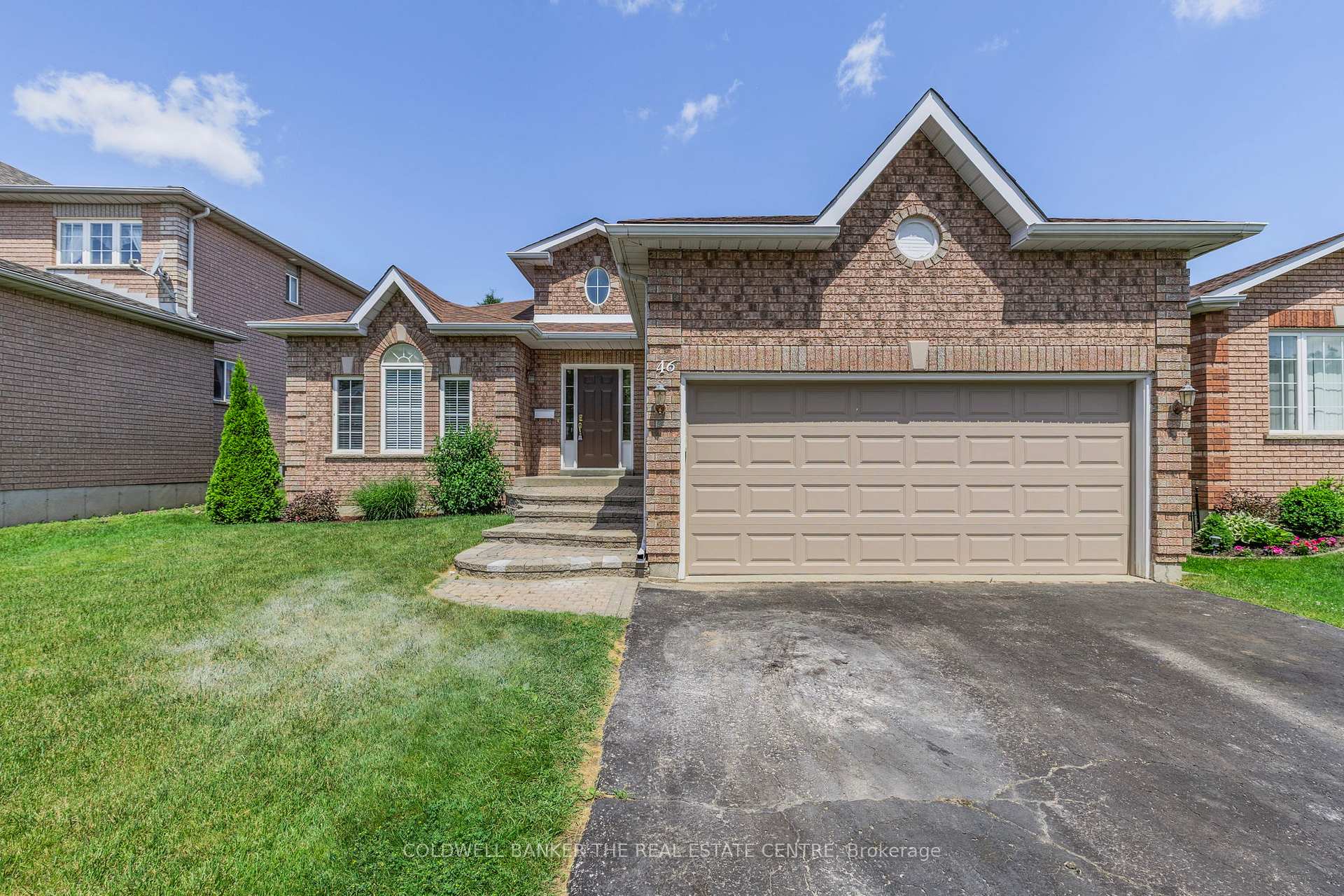 Photo 5 of 46 Benson Drive, Barrie, Northwest — HOMEH