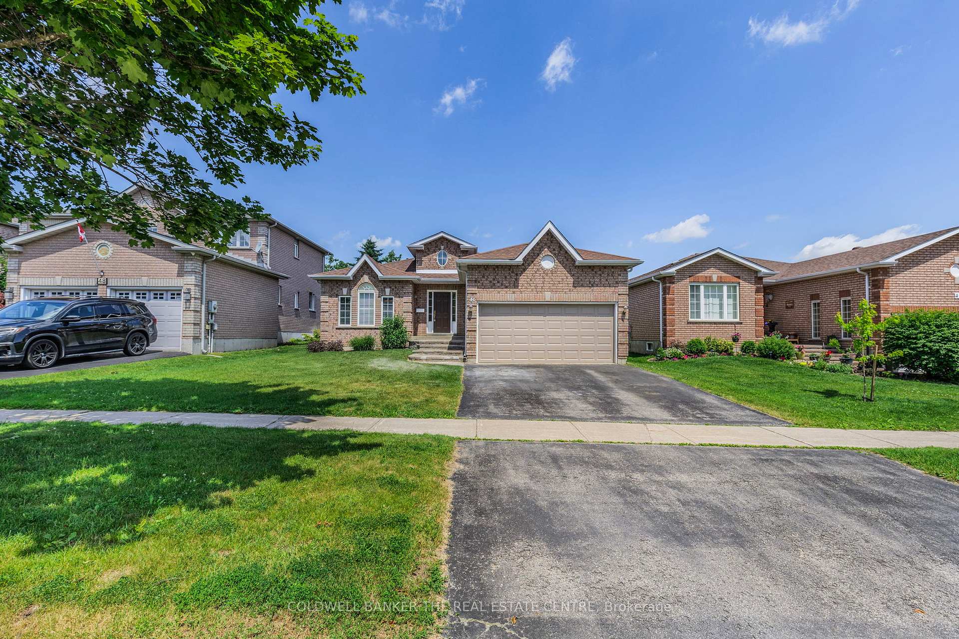 Photo 6 of 46 Benson Drive, Barrie, Northwest — HOMEH