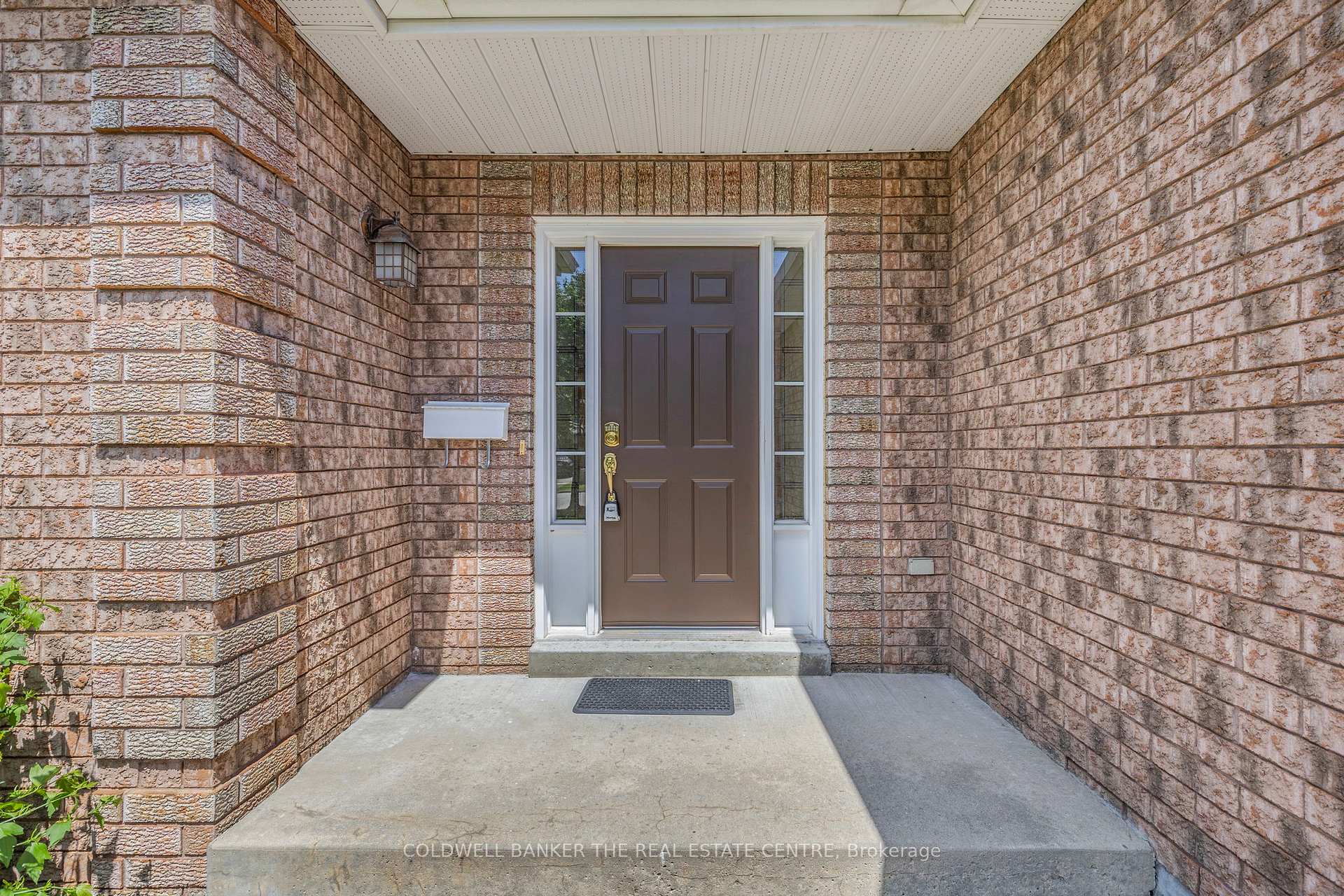 Photo 8 of 46 Benson Drive, Barrie, Northwest — HOMEH