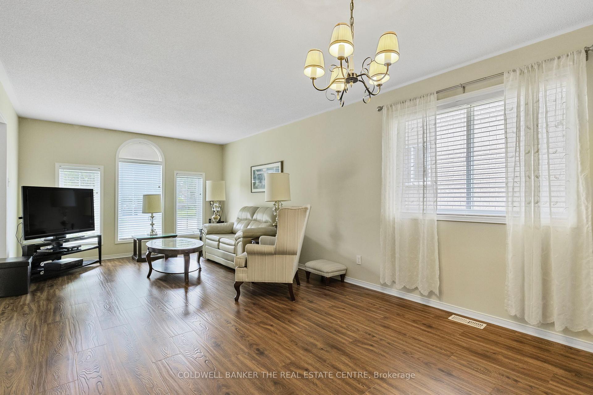 Photo 13 of 46 Benson Drive, Barrie, Northwest — HOMEH