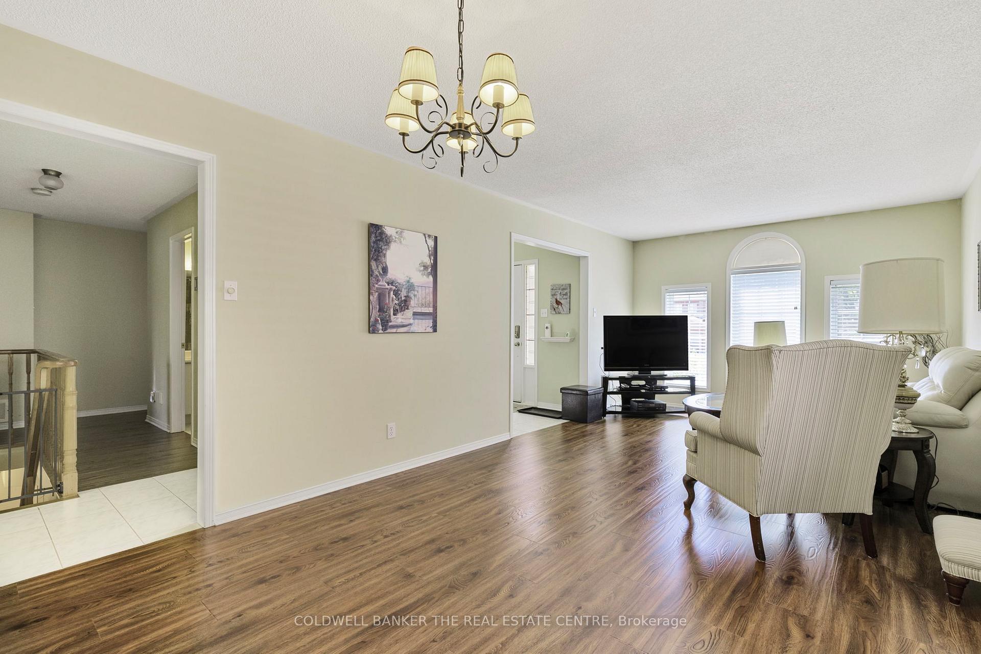 Photo 15 of 46 Benson Drive, Barrie, Northwest — HOMEH
