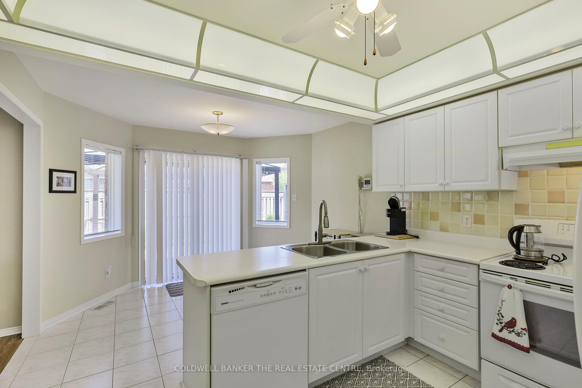 Photo 16 of 46 Benson Drive, Barrie, Northwest — HOMEH