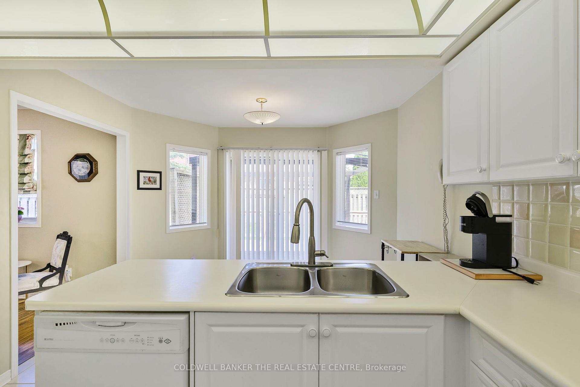Photo 18 of 46 Benson Drive, Barrie, Northwest — HOMEH