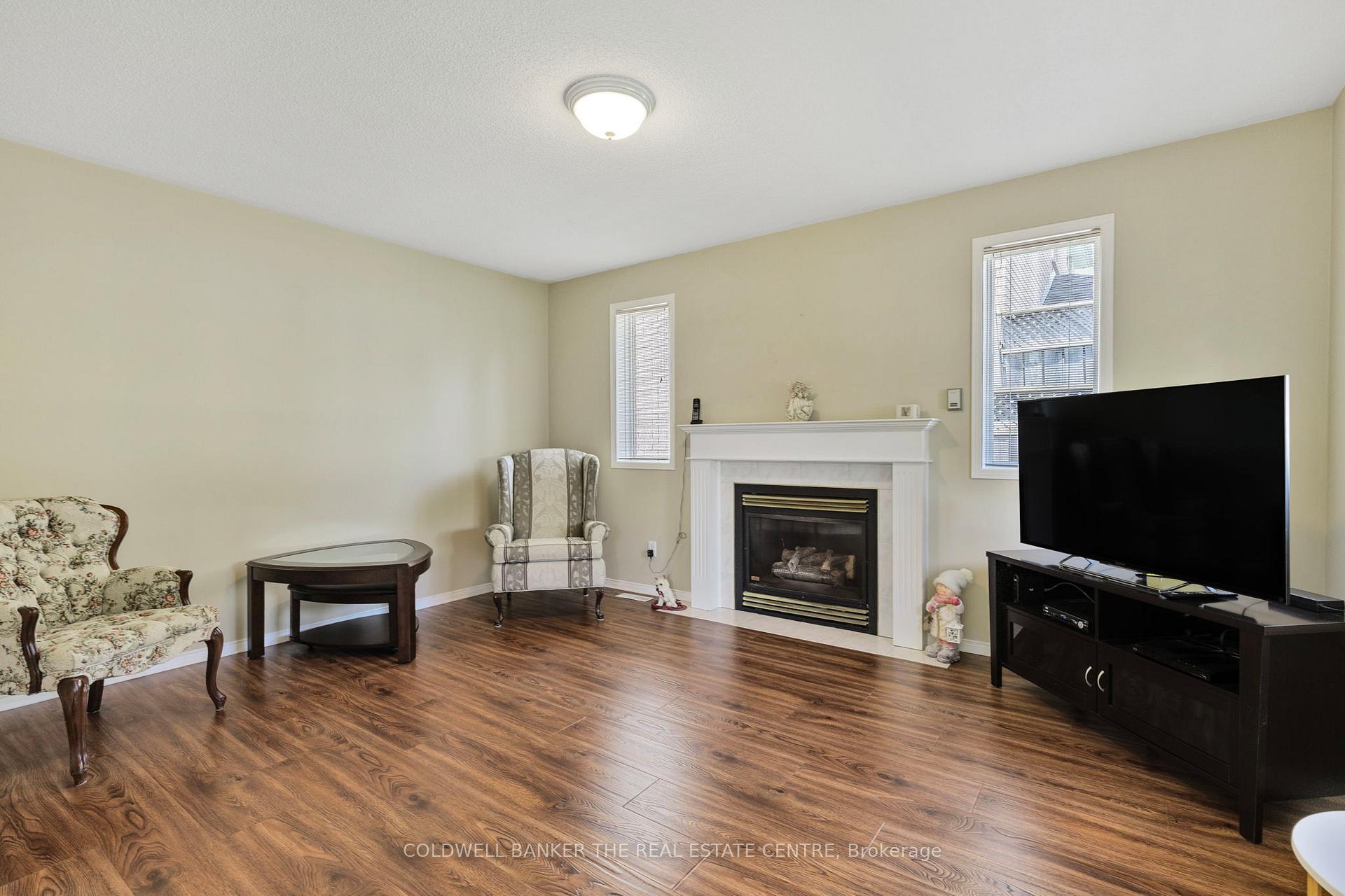 Photo 23 of 46 Benson Drive, Barrie, Northwest — HOMEH