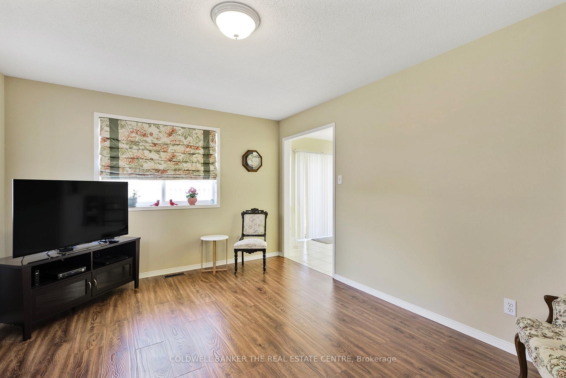 Photo 24 of 46 Benson Drive, Barrie, Northwest — HOMEH