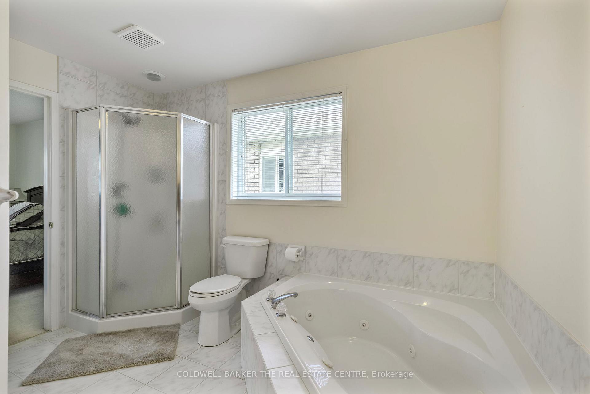 Photo 29 of 46 Benson Drive, Barrie, Northwest — HOMEH