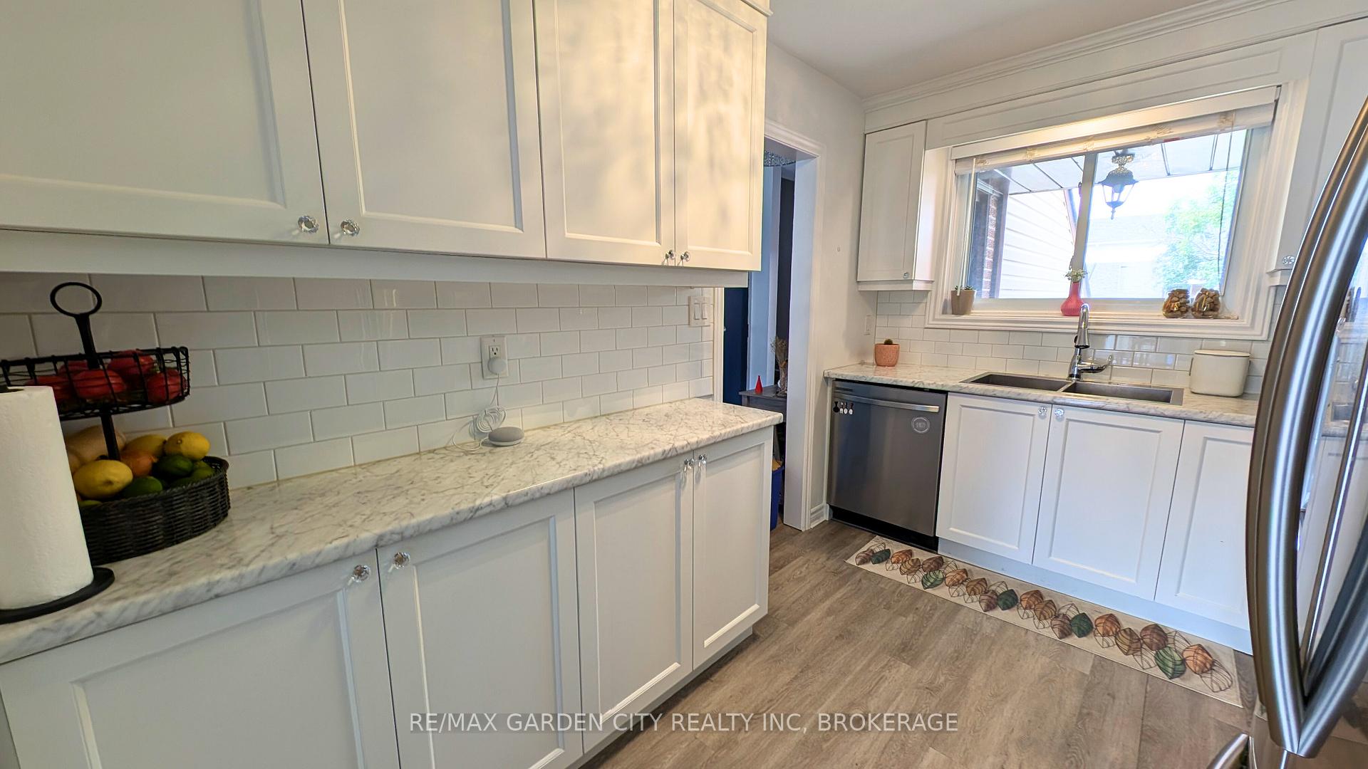 Photo 24 of 910 Limeridge Road E, Hamilton, Berrisfield — HOMEH