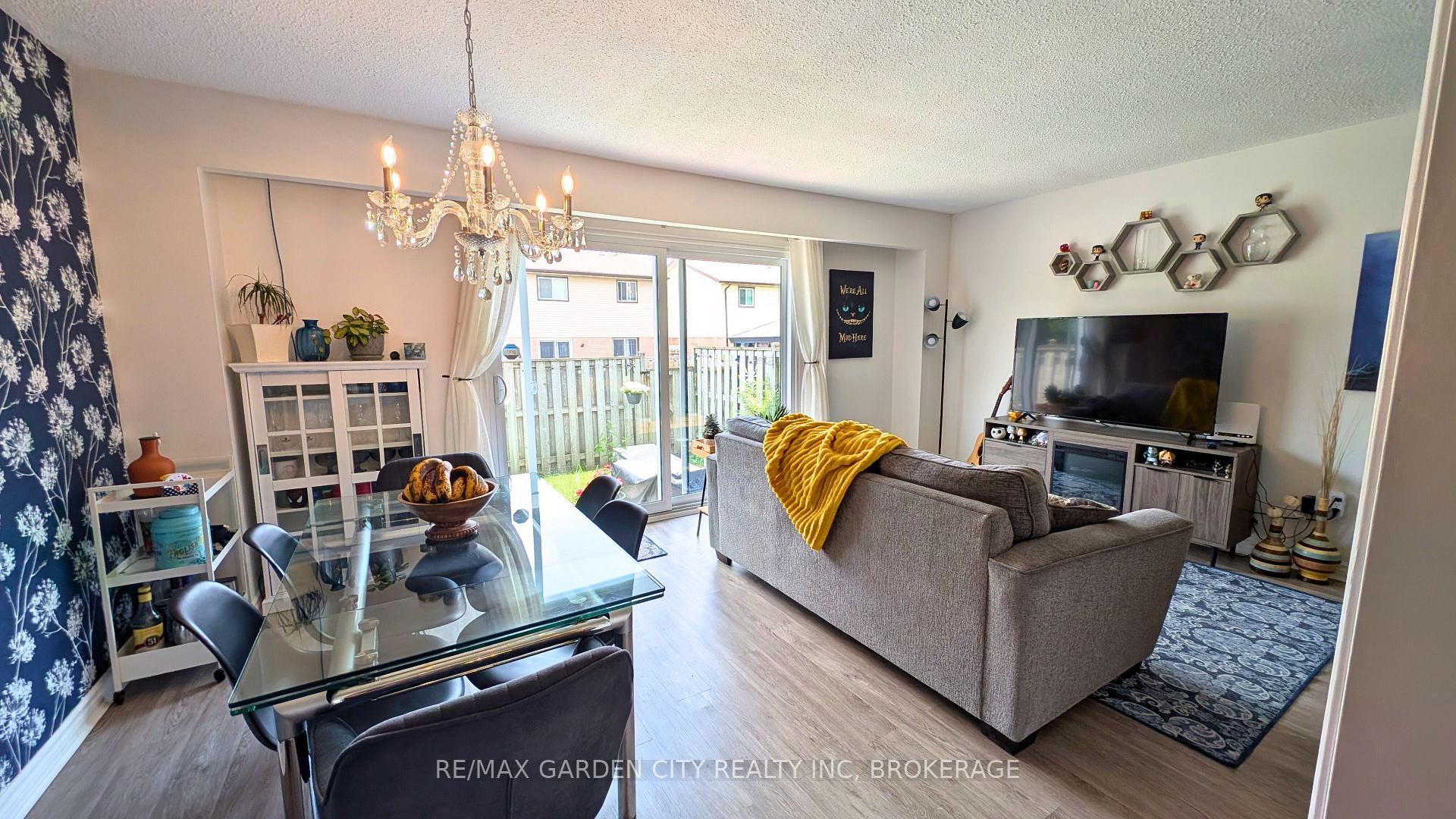 Photo 26 of 910 Limeridge Road E, Hamilton, Berrisfield — HOMEH