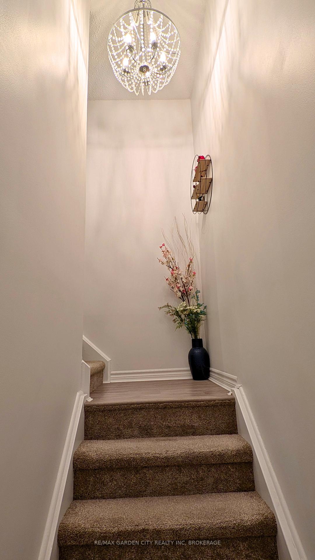 Photo 31 of 910 Limeridge Road E, Hamilton, Berrisfield — HOMEH
