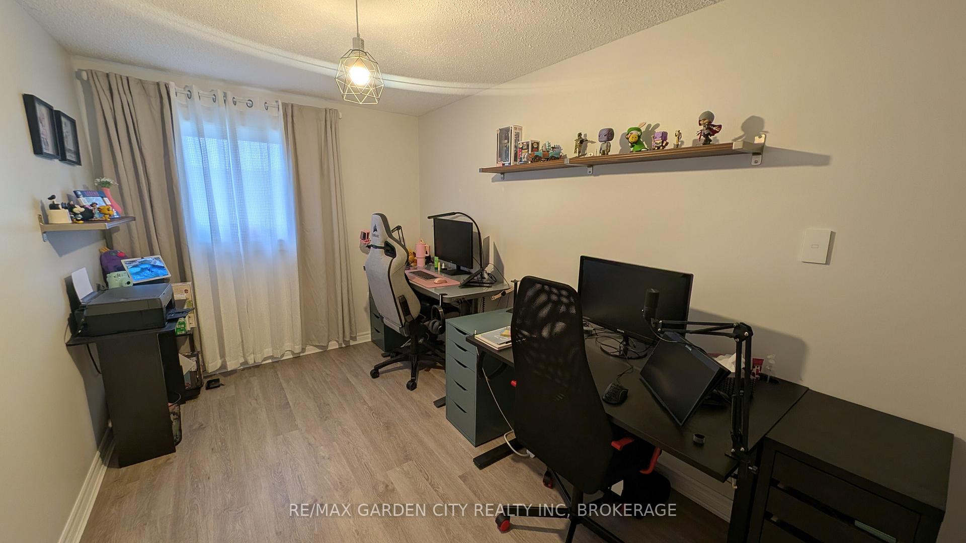 Photo 35 of 910 Limeridge Road E, Hamilton, Berrisfield — HOMEH