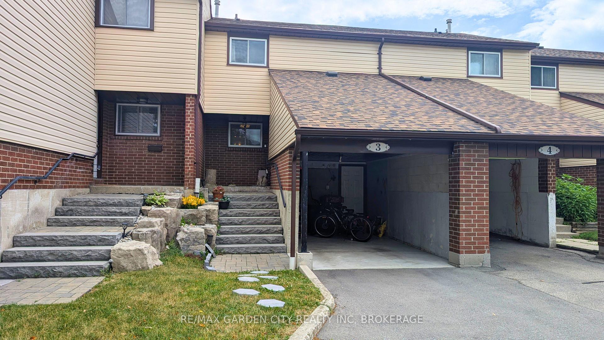 Photo 1 of 910 Limeridge Road E, Hamilton, Berrisfield — HOMEH