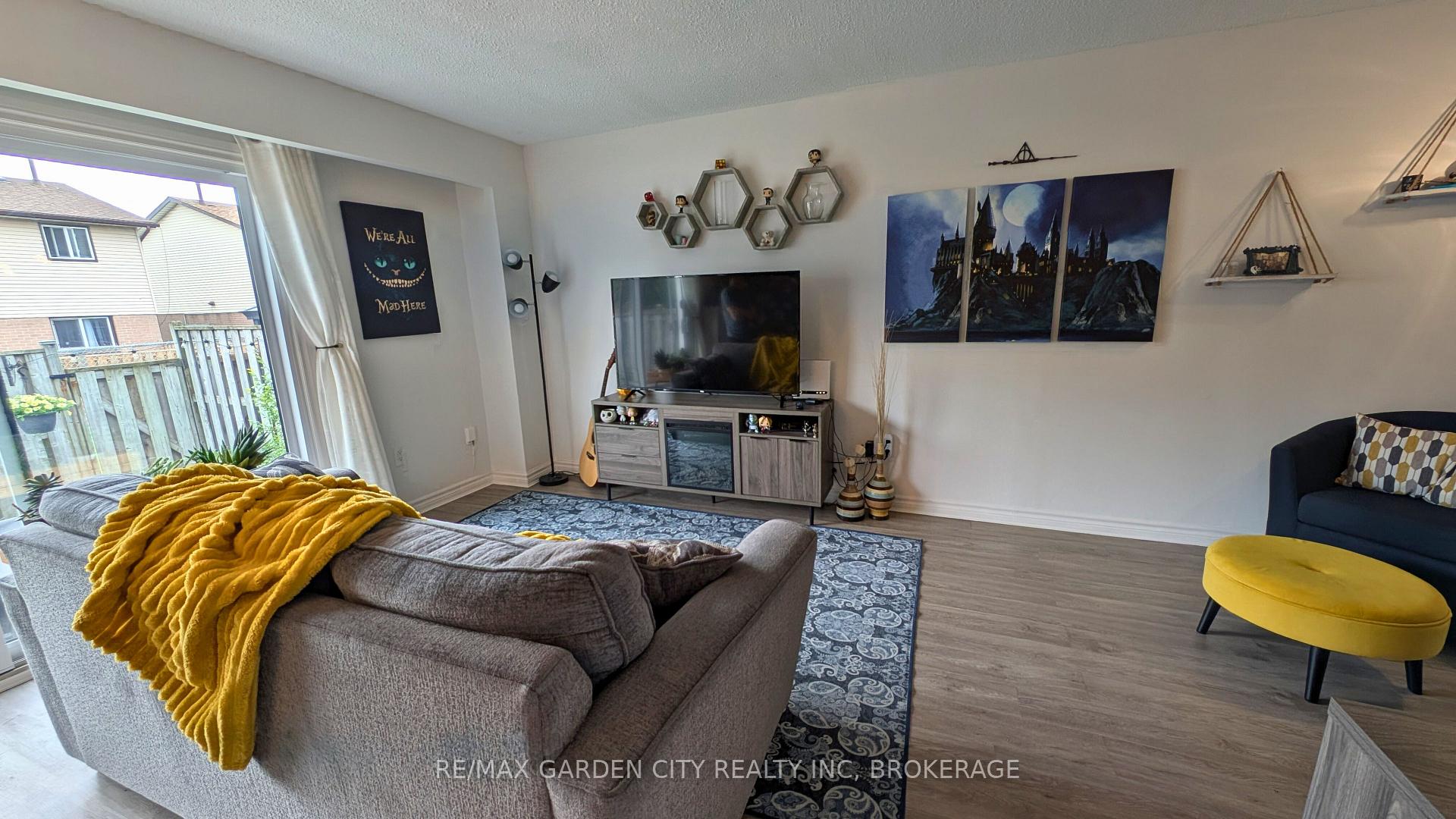 Photo 9 of 910 Limeridge Road E, Hamilton, Berrisfield — HOMEH