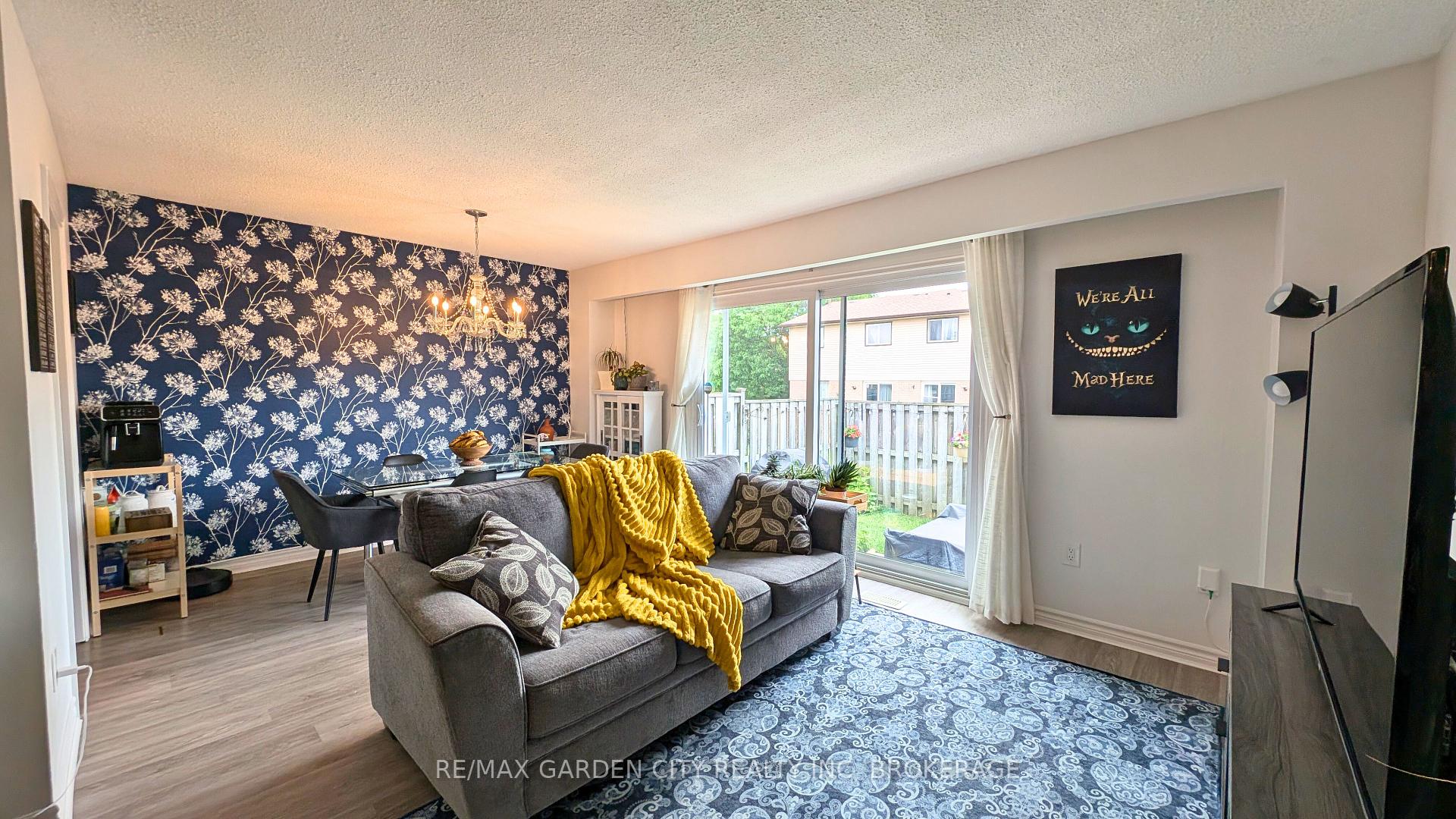 Photo 10 of 910 Limeridge Road E, Hamilton, Berrisfield — HOMEH